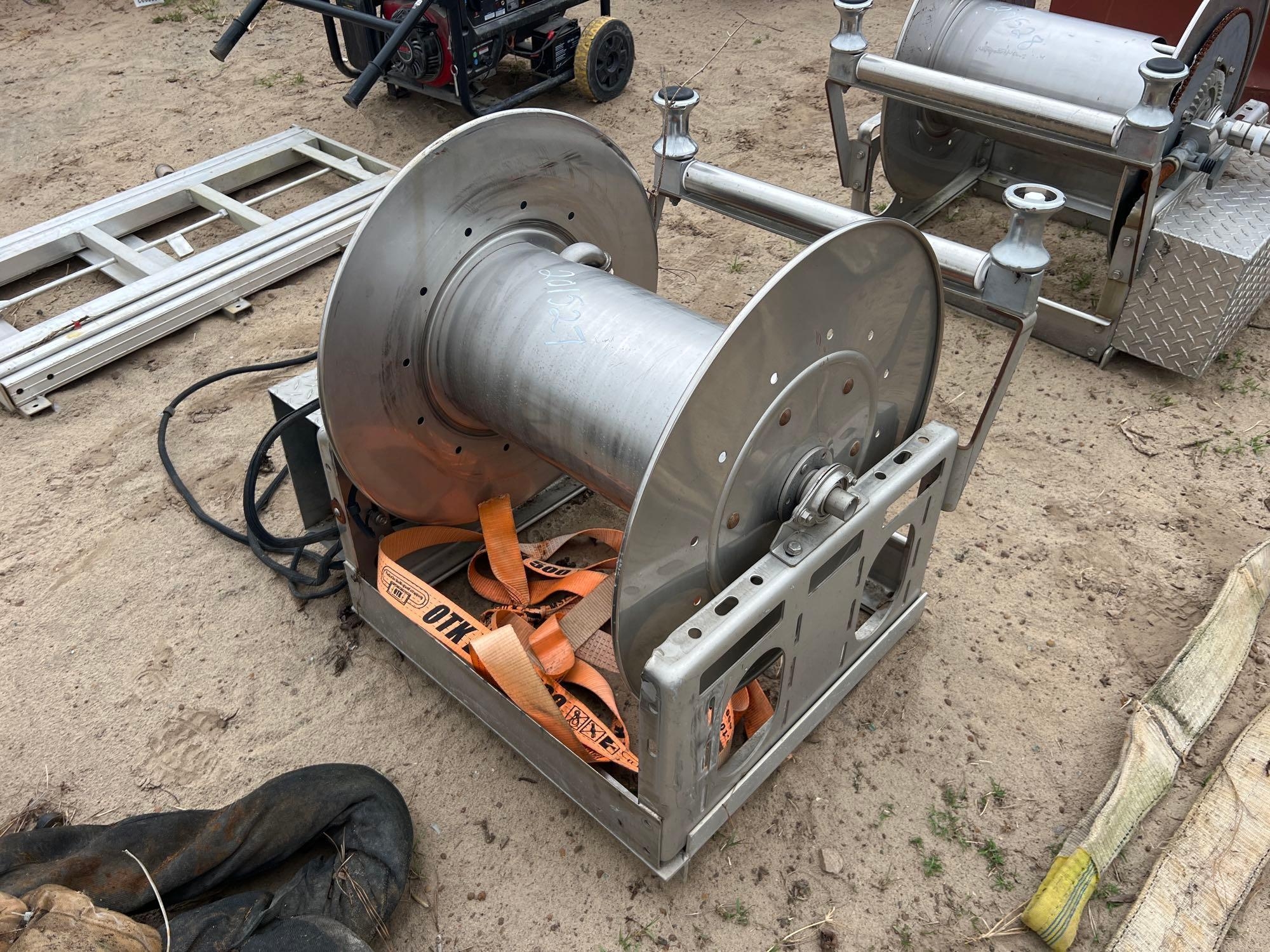 AUTO REWIND 12V HOSE REEL (A54757)