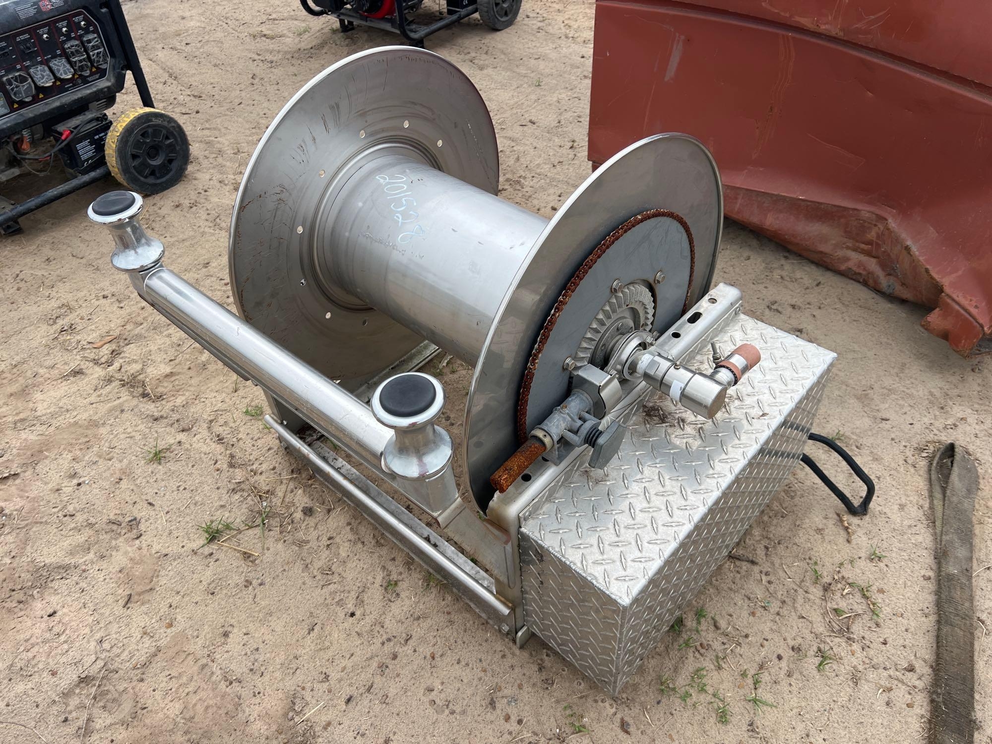 AUTO REWIND 12V HOSE REEL (A54757)
