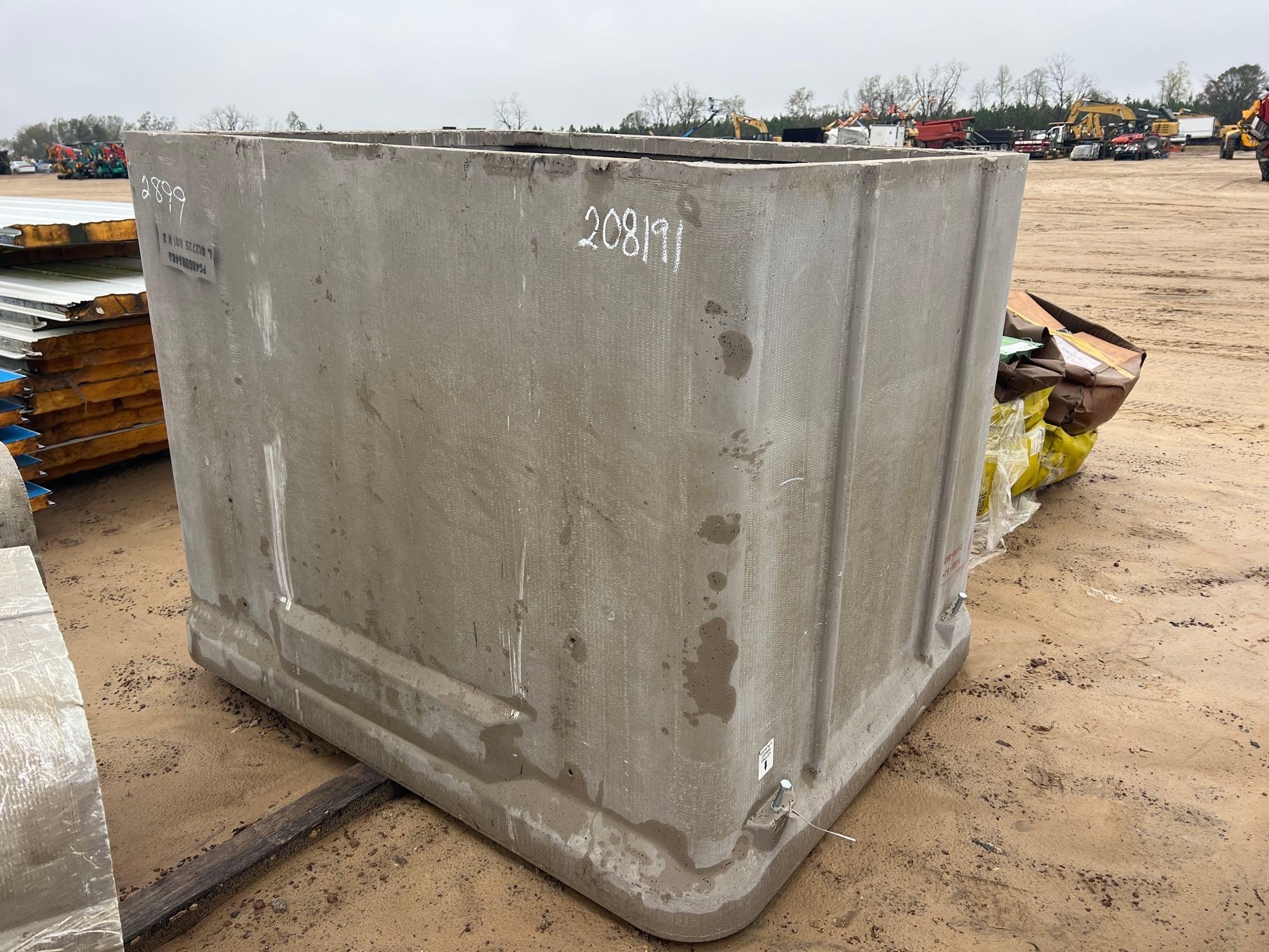 LARGE CONCRETE MANHOLE (A58376)