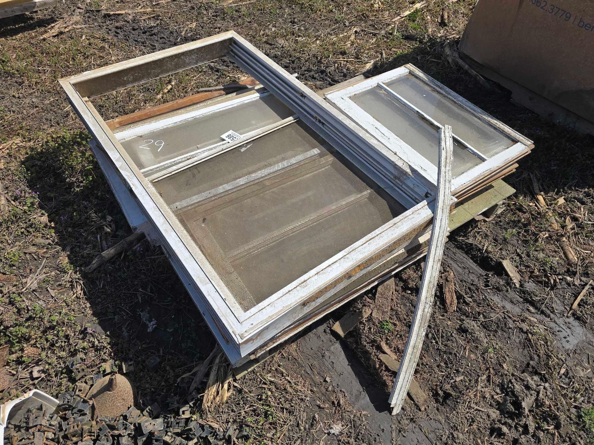 PALLET OF WINDOWS, ESC (A63291)