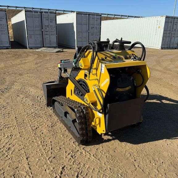 2025 Starvox SV-480 23HP Mini Skid Steer Loader (New/Unused) Includes Bucket and accepts multiple... (A59225)