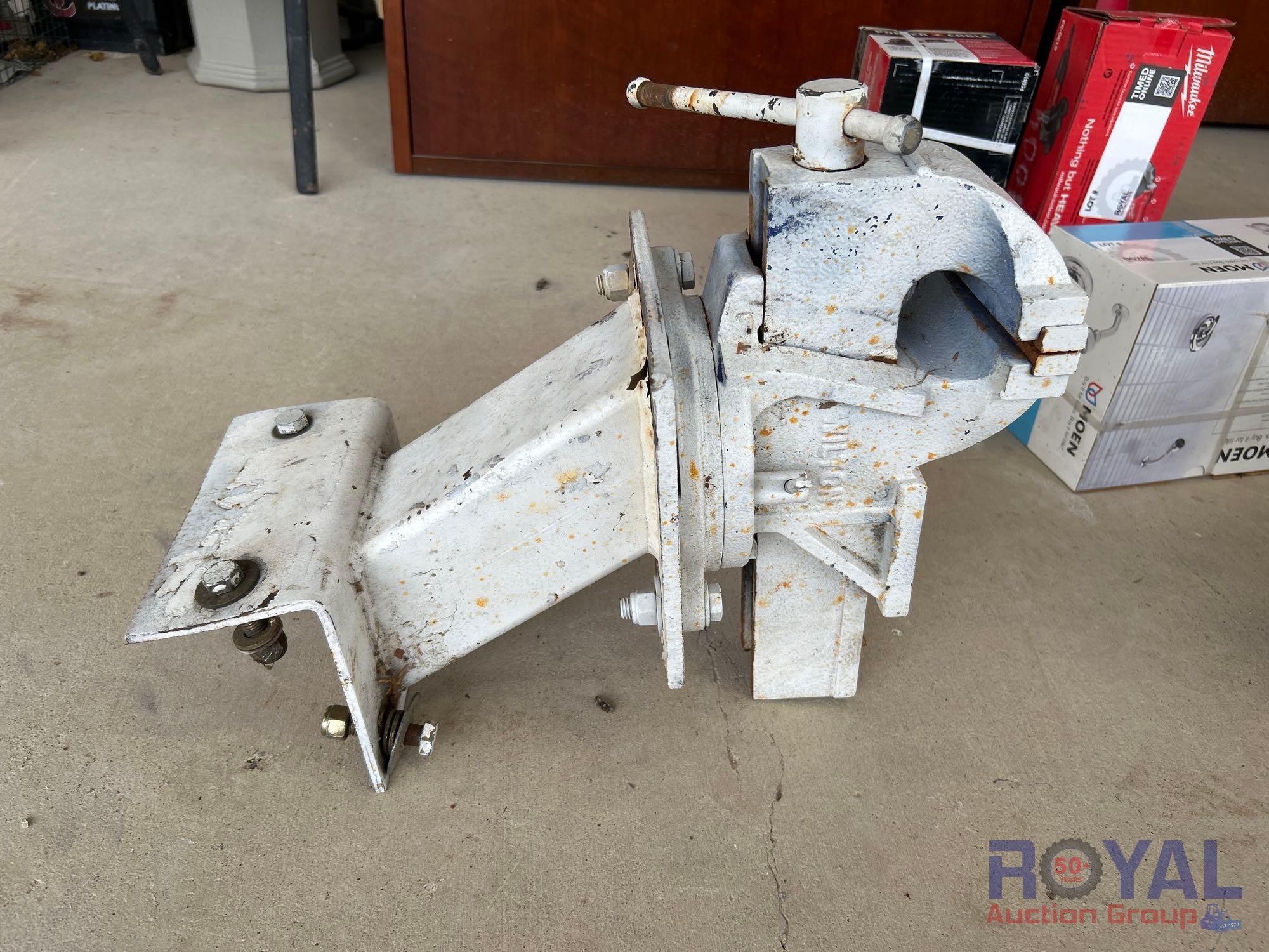 Wilton Heavy Duty Vise with Angle Bracket (A52378)