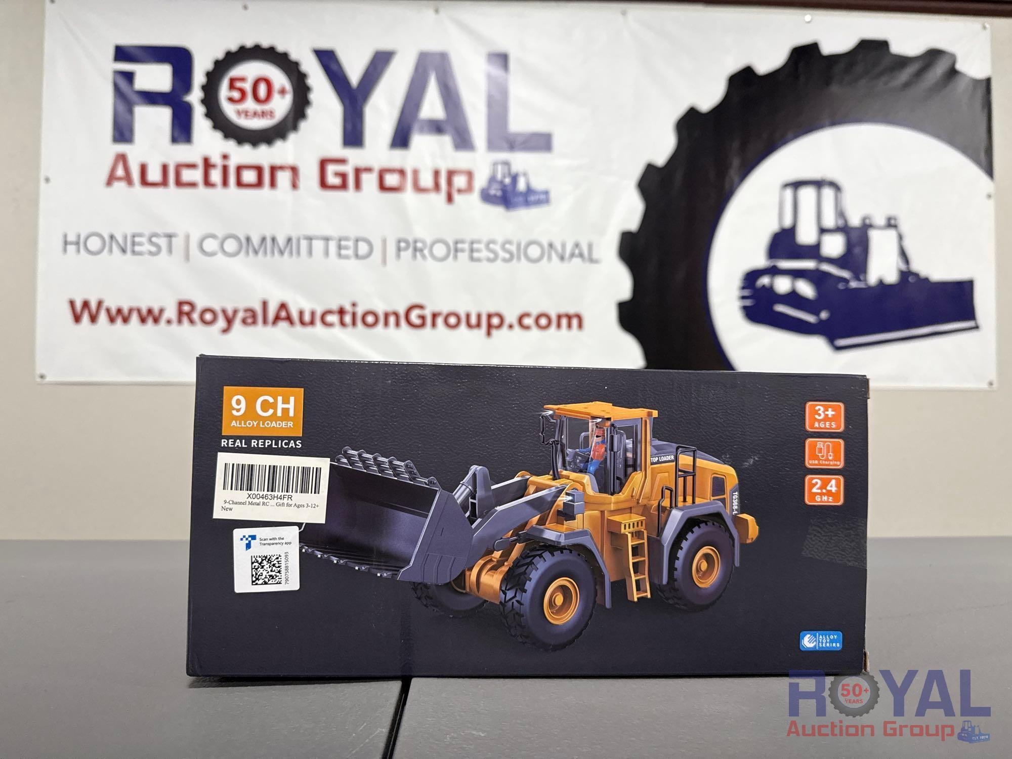2.4GHz Wheel Loader With Remote Replica Toy (A52378)
