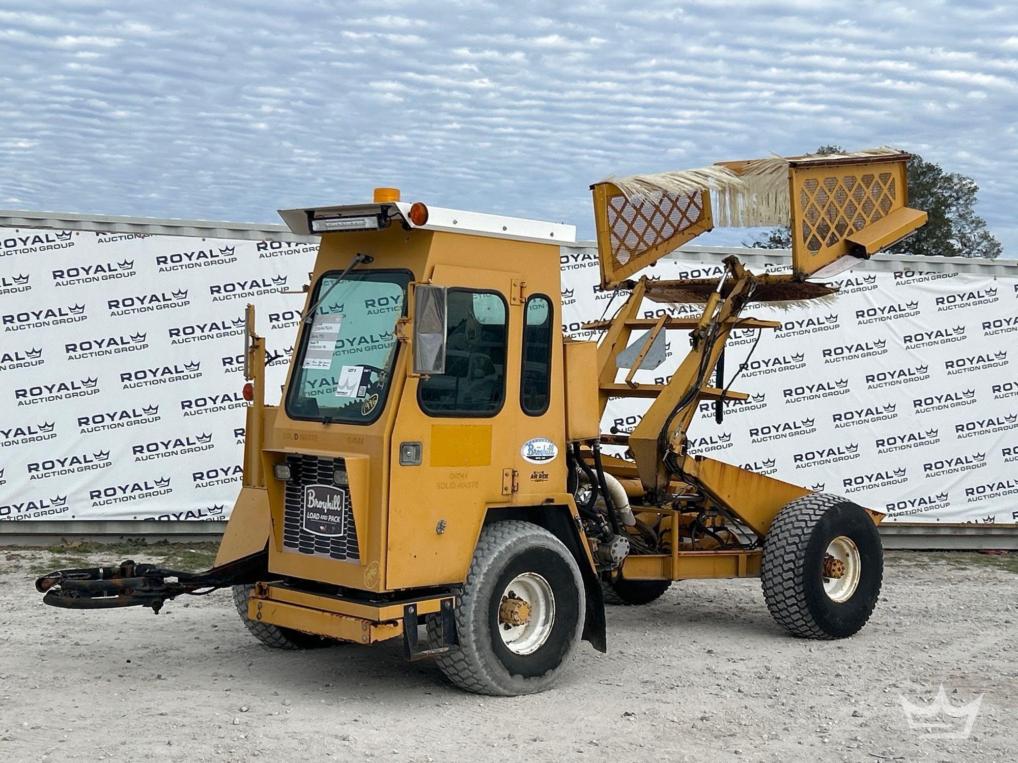 2020 Broyhill Load and Pack Articulated Solid Waste Handling Vehicle (A59228)