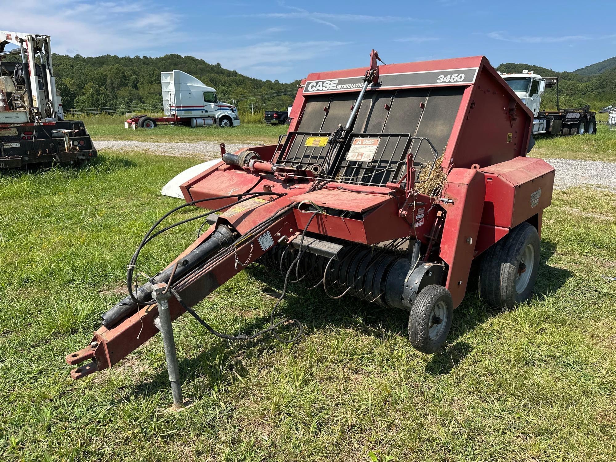 Case International 3450 Round Baler (A51573)