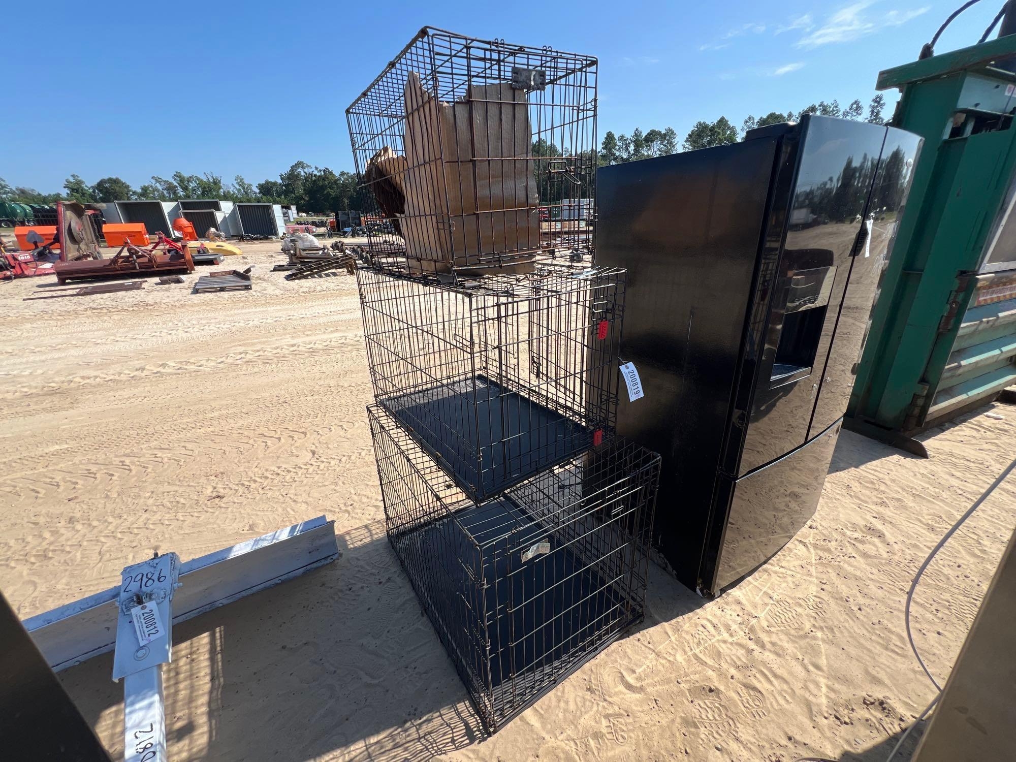 (3) METAL DOG KENNELS (A51248)