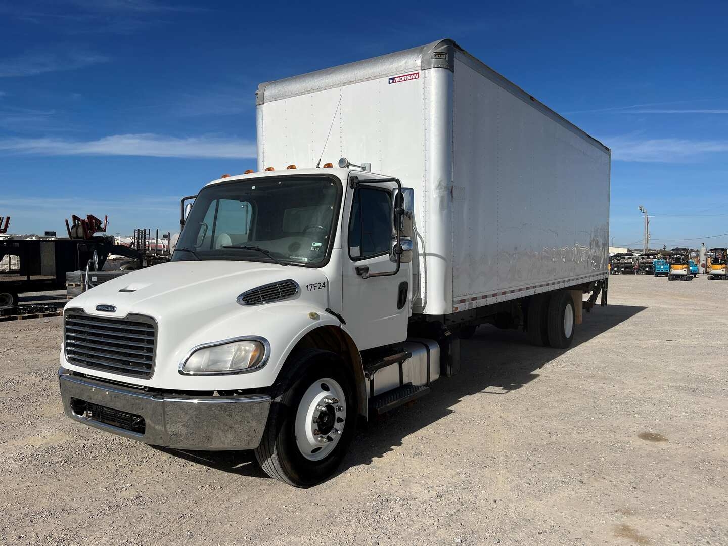 2017 FREIGHTLINER M2 106 (A58214)