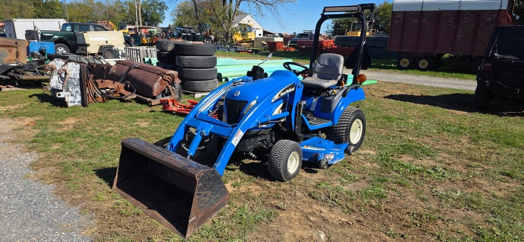 2005 New Holland TZ25DA Compact Tractor (RIDE AND DRIVE) (A50775)