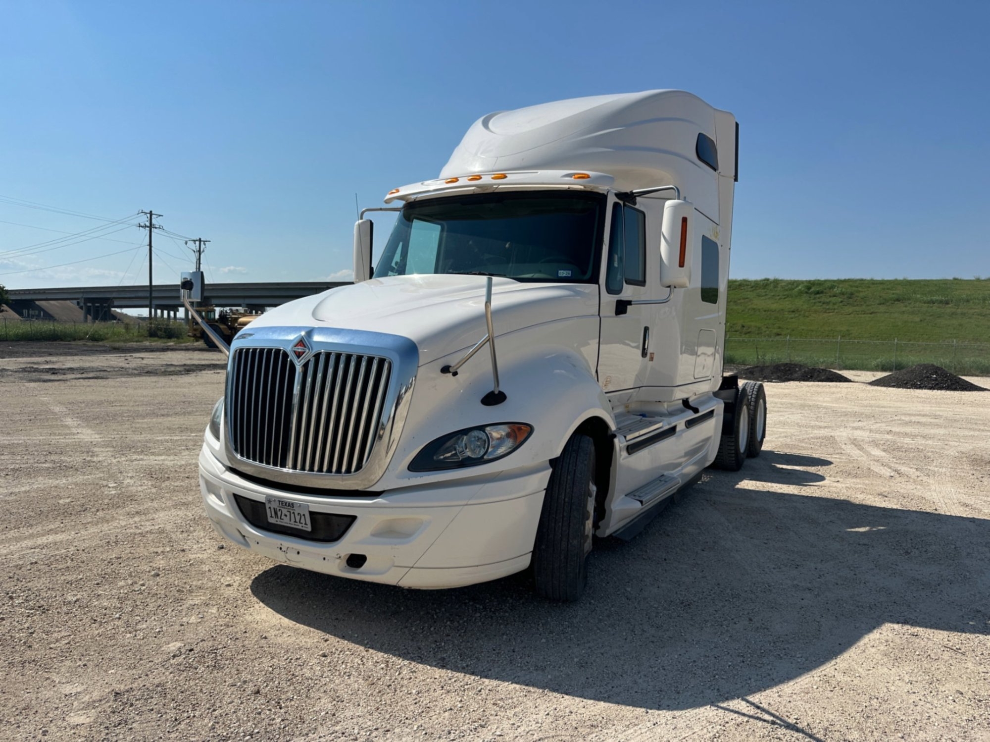 2017 INTERNATIONAL PRO STAR (A52472)