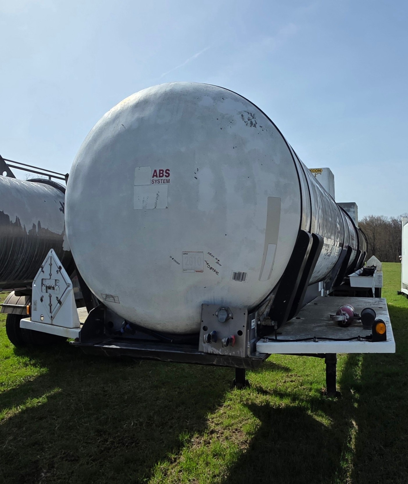 2006 TANKCON FRP INC. 130BBL FIBERGLASS ACID TRAILER (A55745)