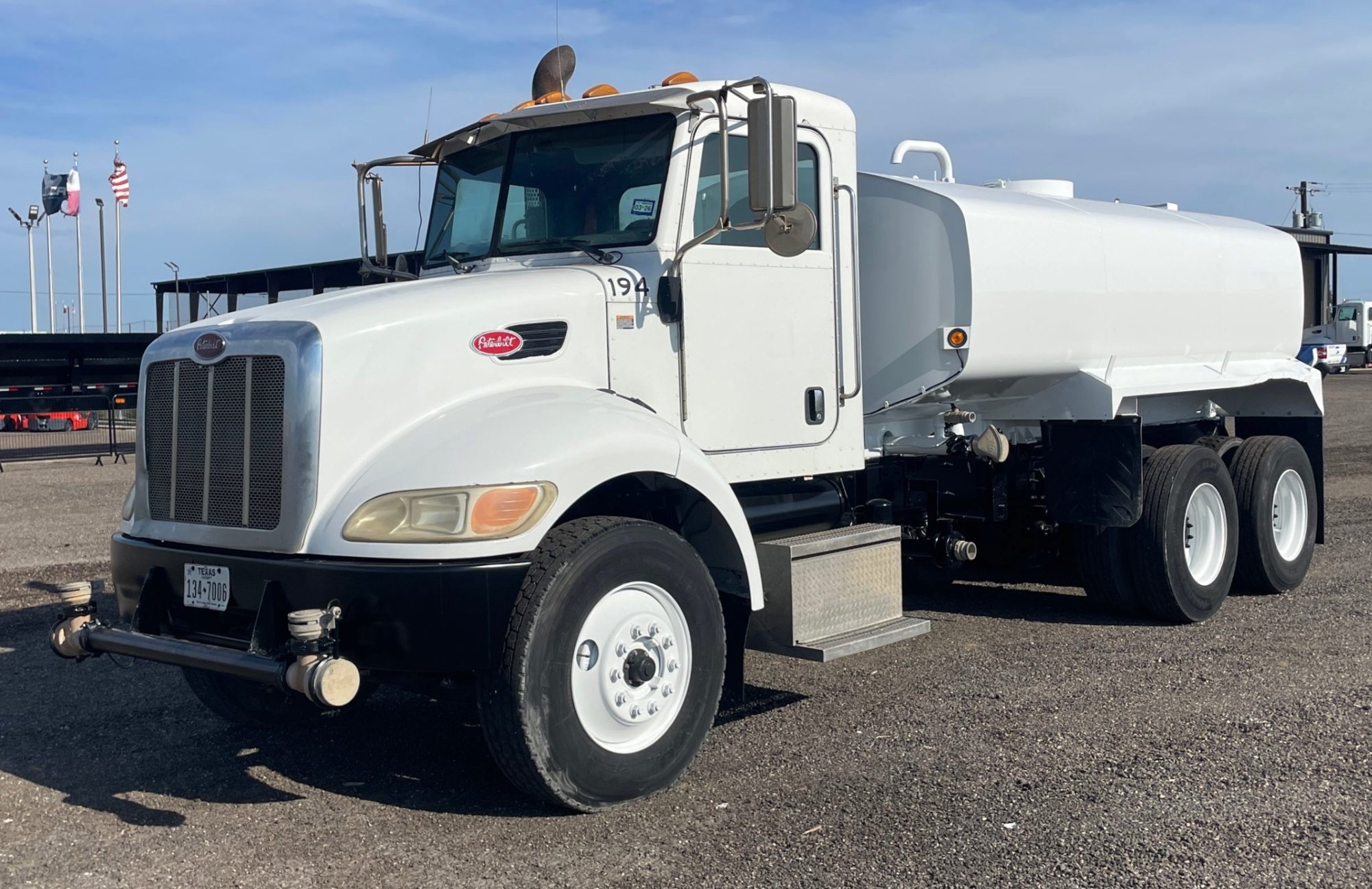 2010 PETERBILT 340 (A52472)
