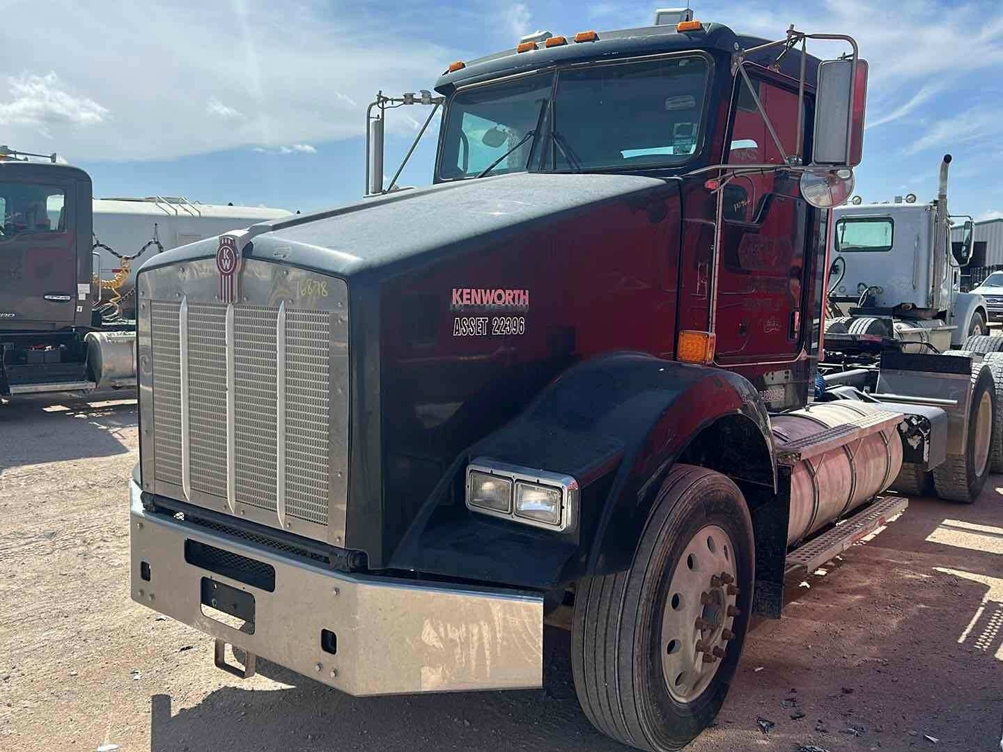 2011 KENWORTH T800 (A53843)