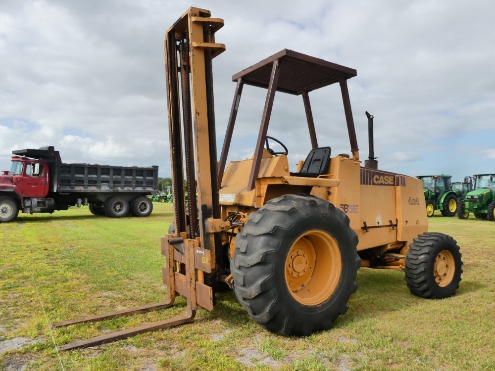Case IH 585E (A44501)