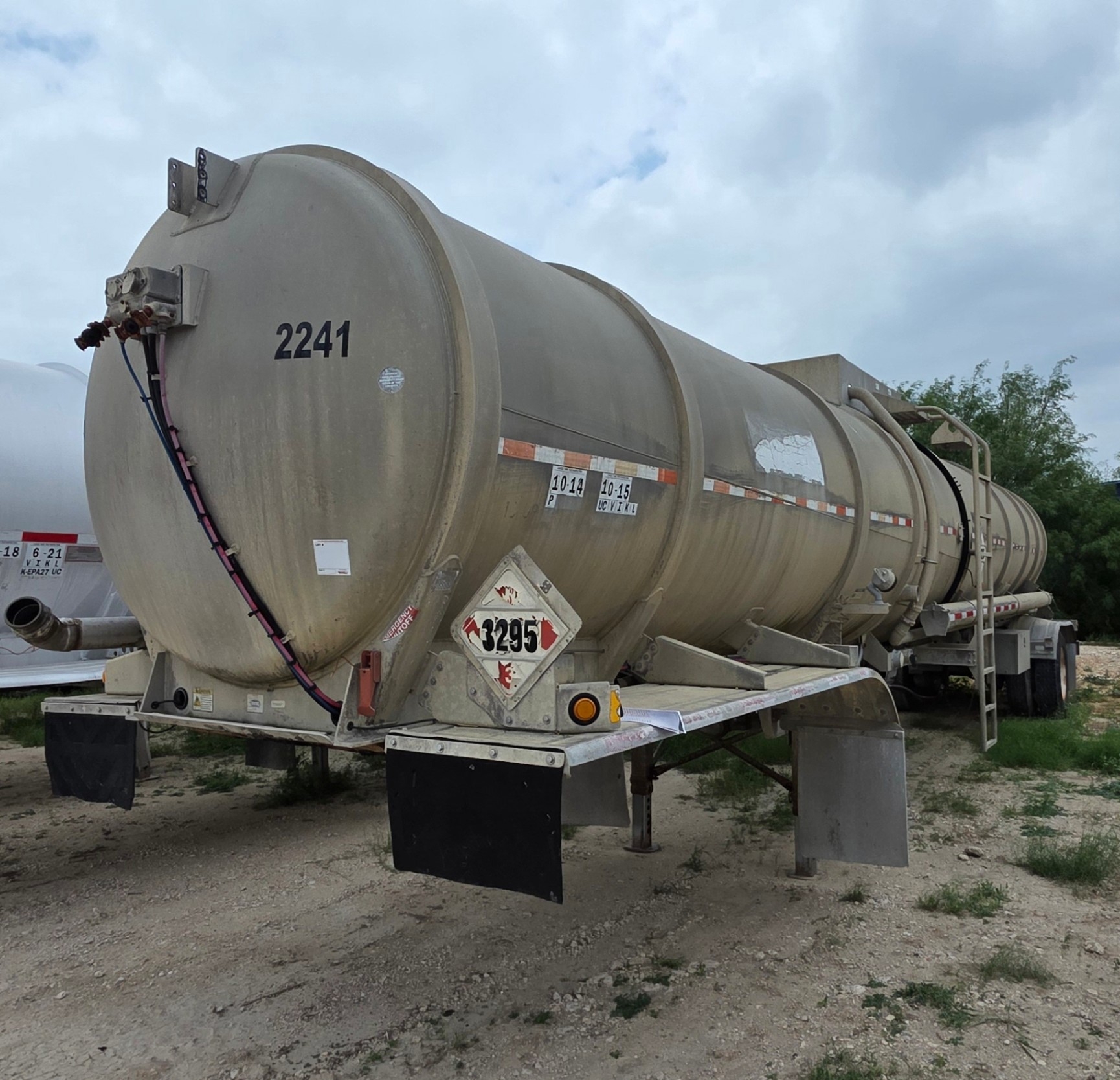 2010 HEIL TOKEN TRAILER (A52472)