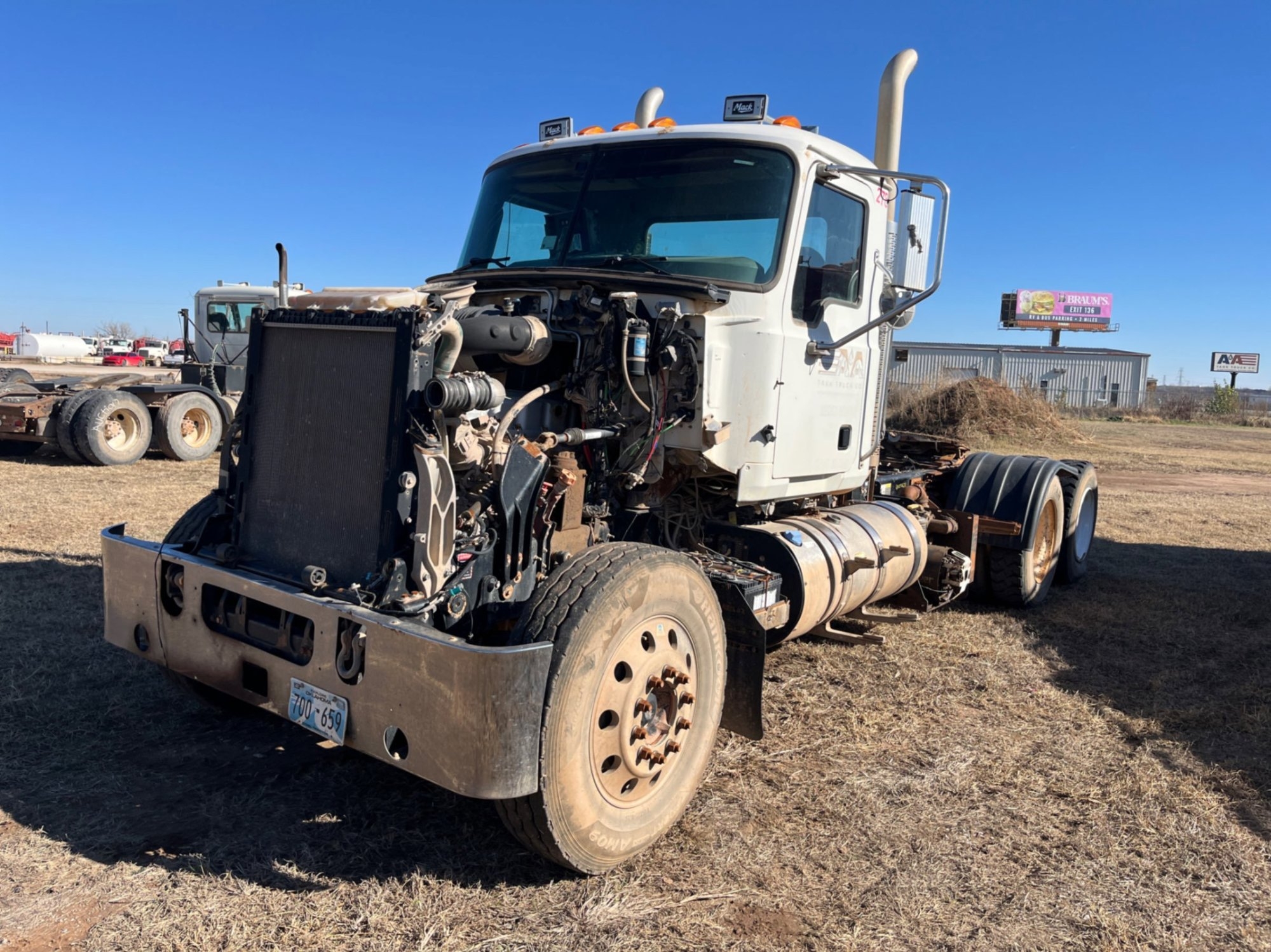 2012 MACK CHU613 DAYCAB (INOPERABLE) (A58214)