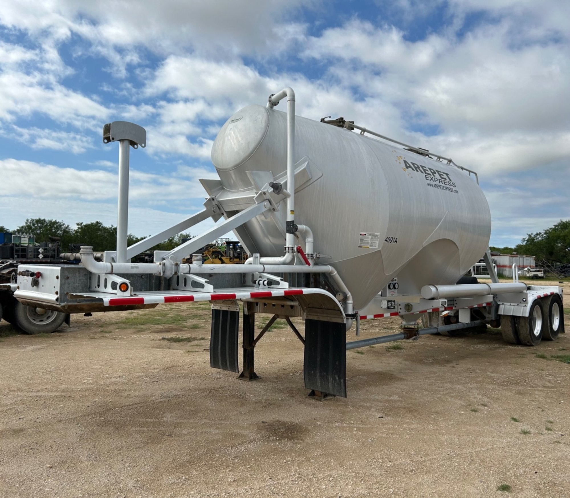 2020 SOUTHERN WELDING PNEUMATIC SAND TRAILER (A50854)