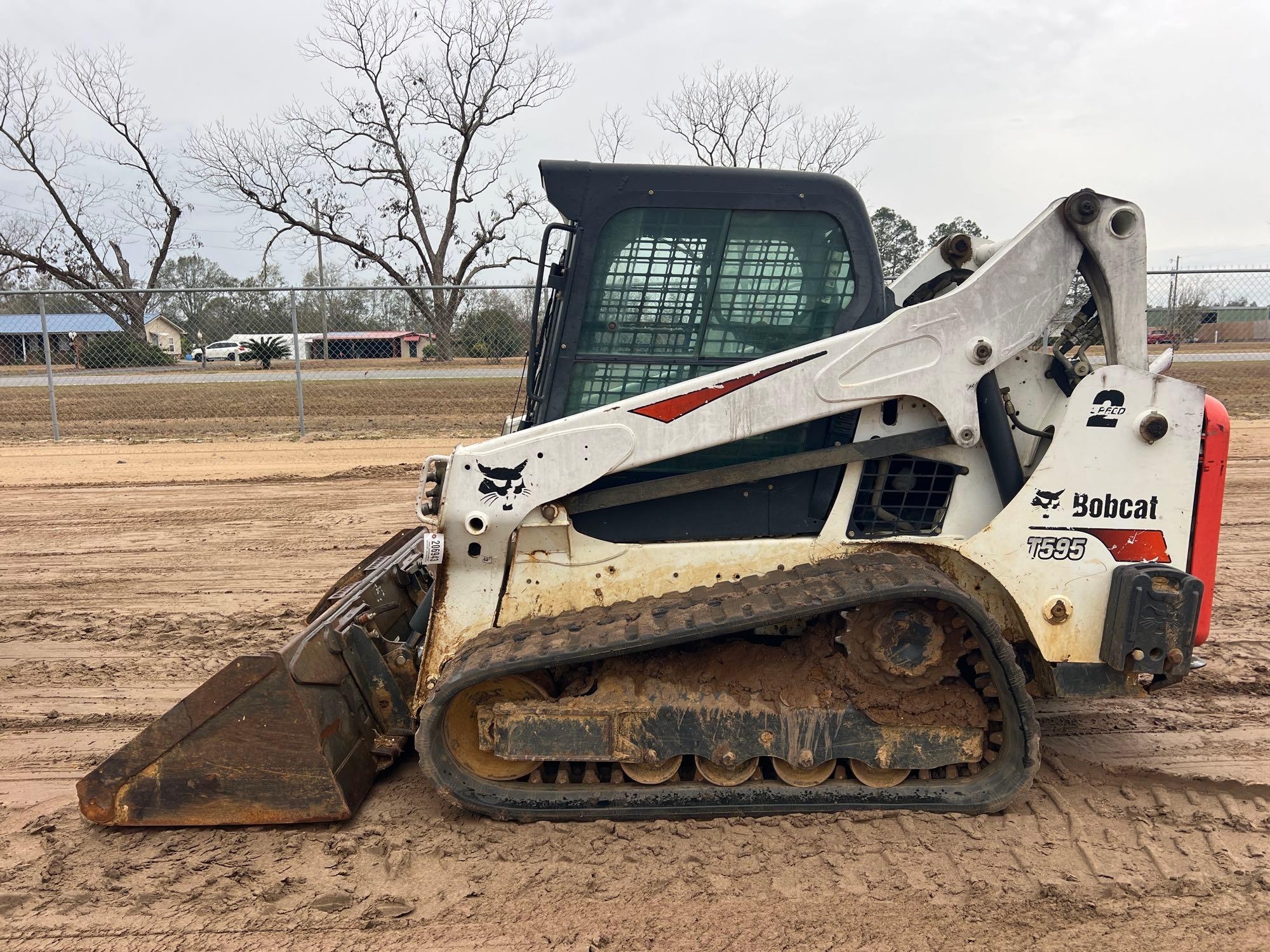 2017 BOBCAT T595 SKID STEER (A52709)
