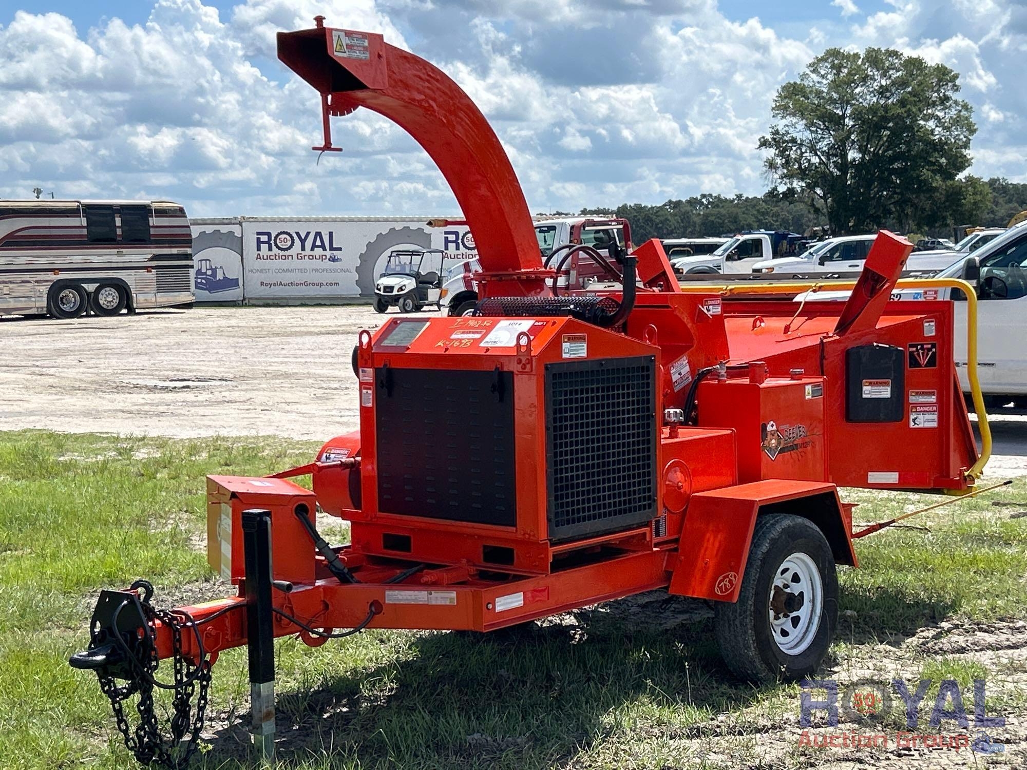 2018 E-Z Beever M12R Towable Brush Chipper (A51691)