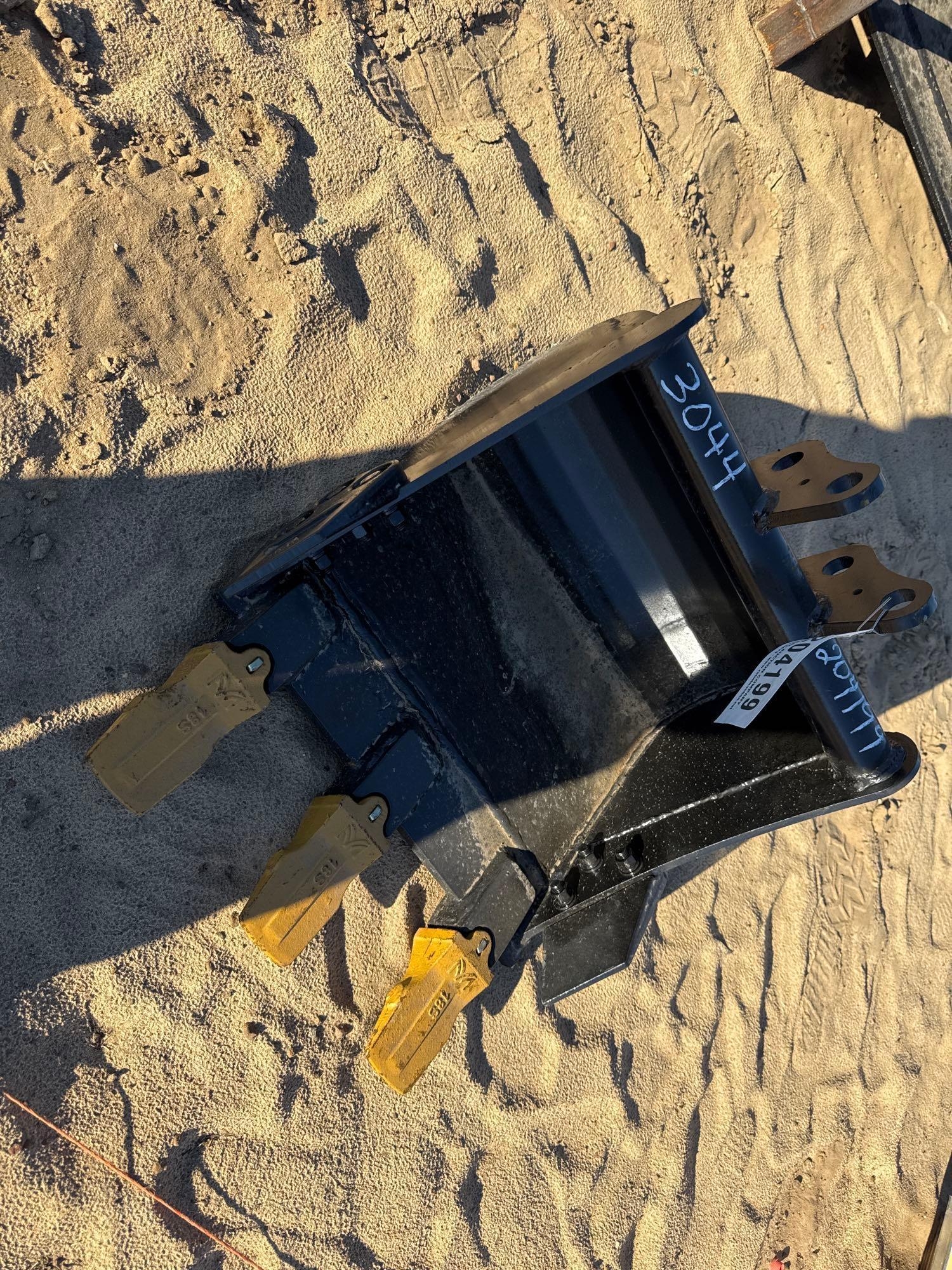 UNUSED FUTURE 17" EXCAVATOR BUCKET (A57193)