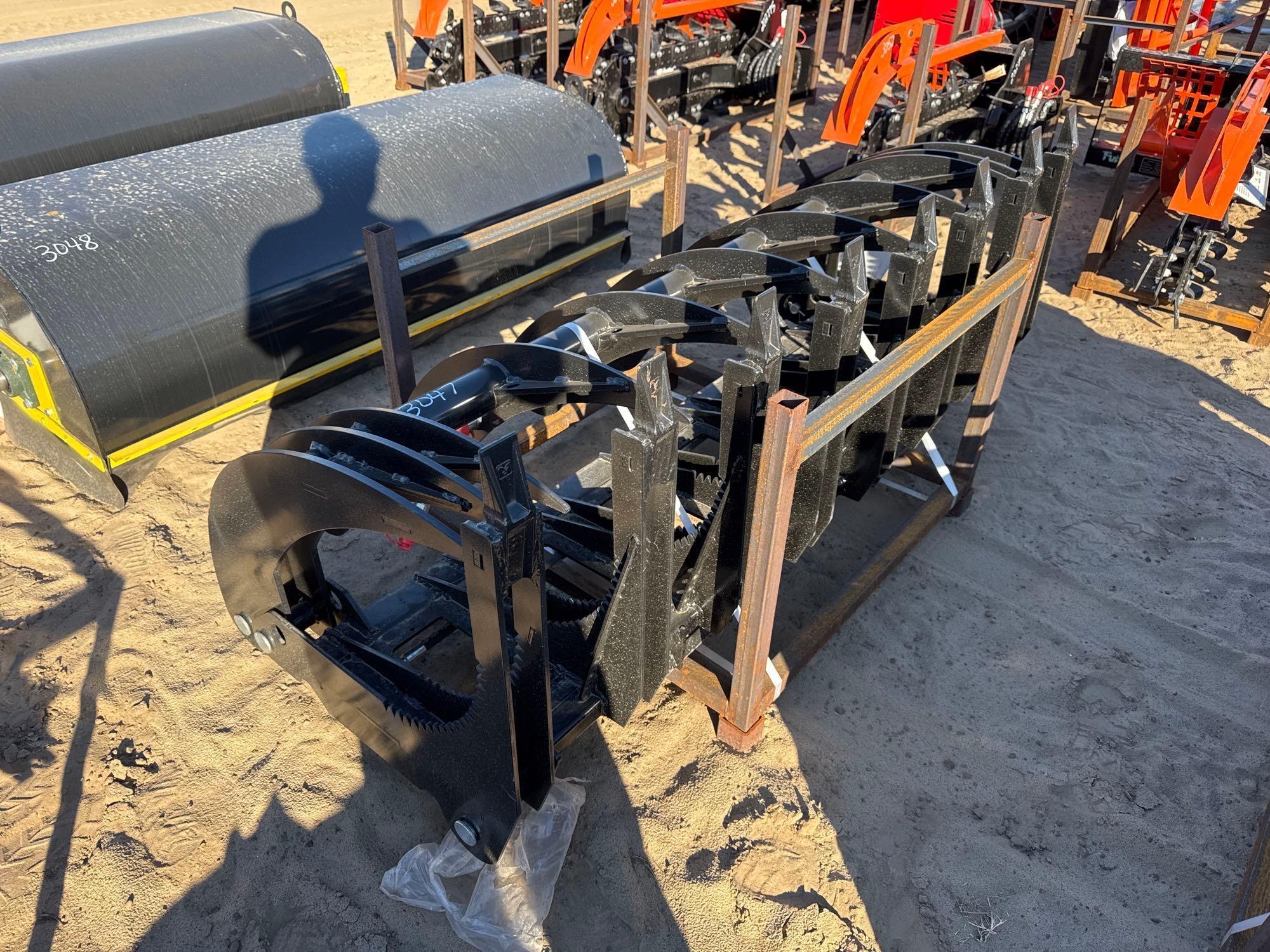 UNUSED FUTURE CLG72 72" HYD CURVED LOG GRABBER (A57193)