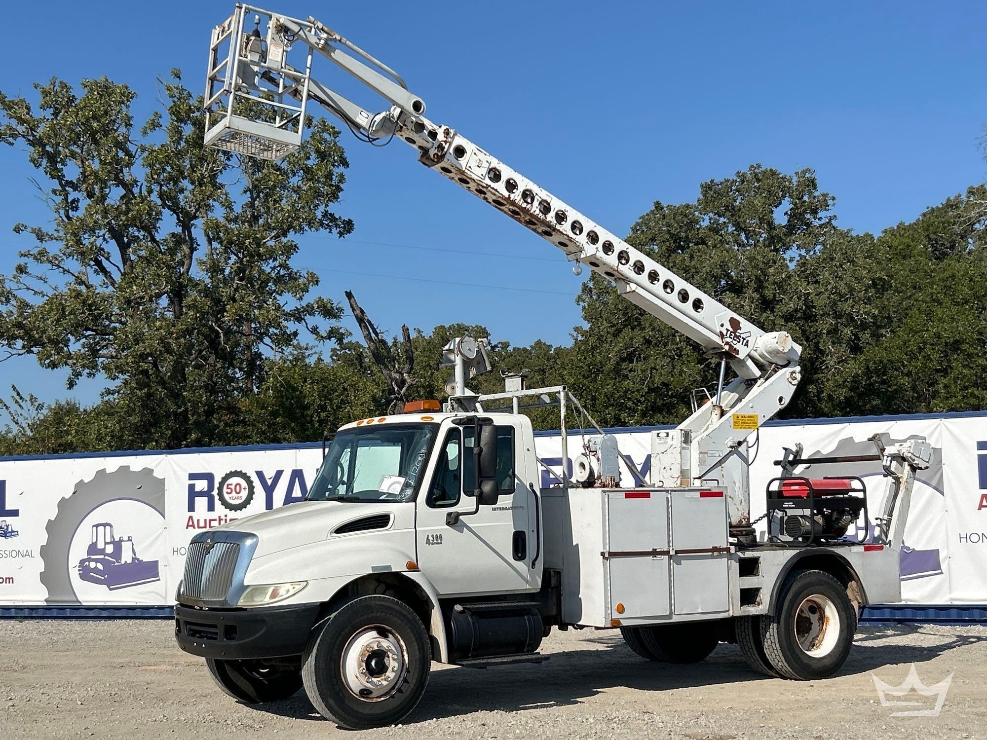 2005 International 4300 Telsta Bucket Truck (A55973)