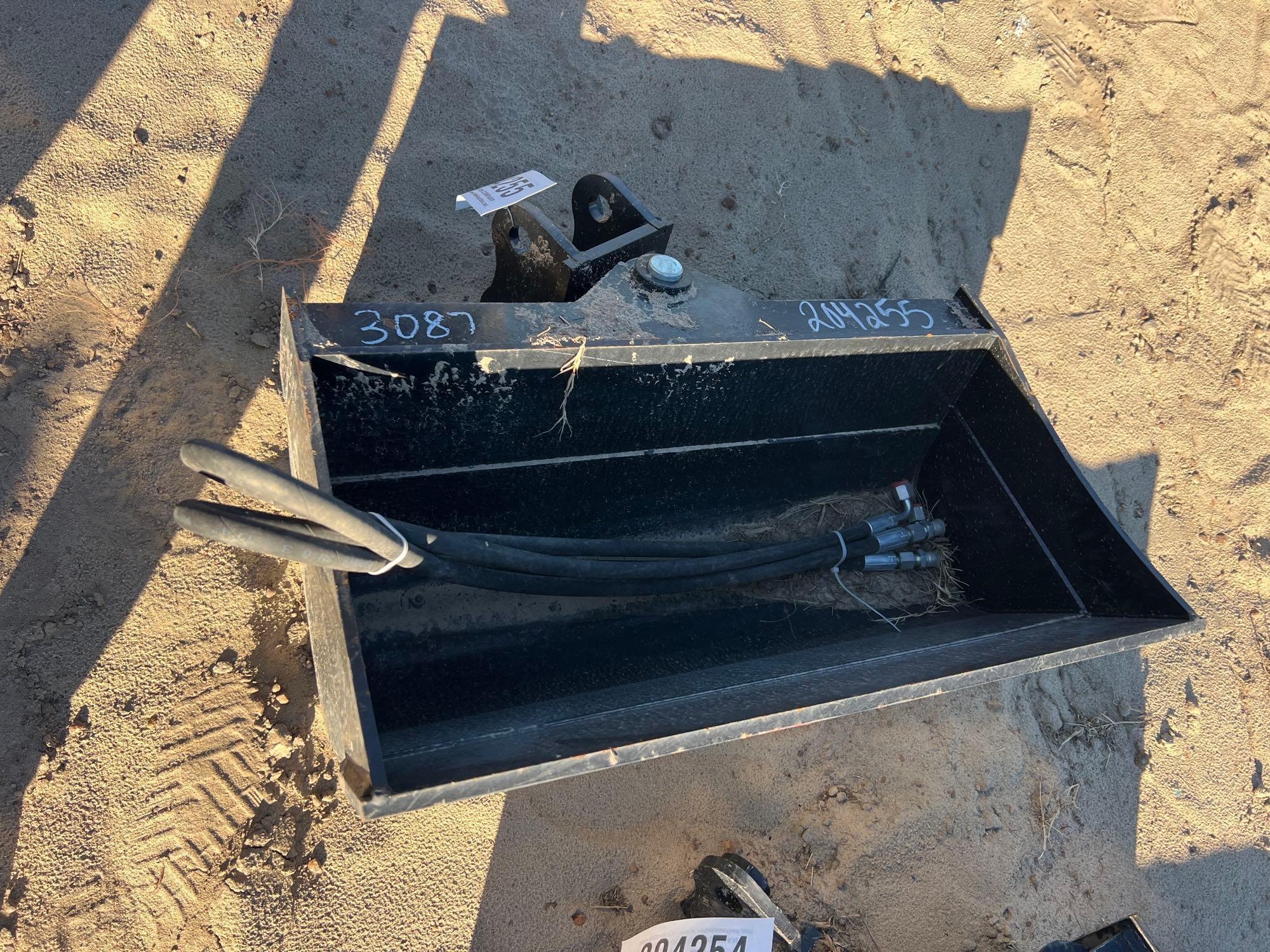 UNUSED FUTURE 24" HYD TILT EXCAVATOR BUCKET (A57193)