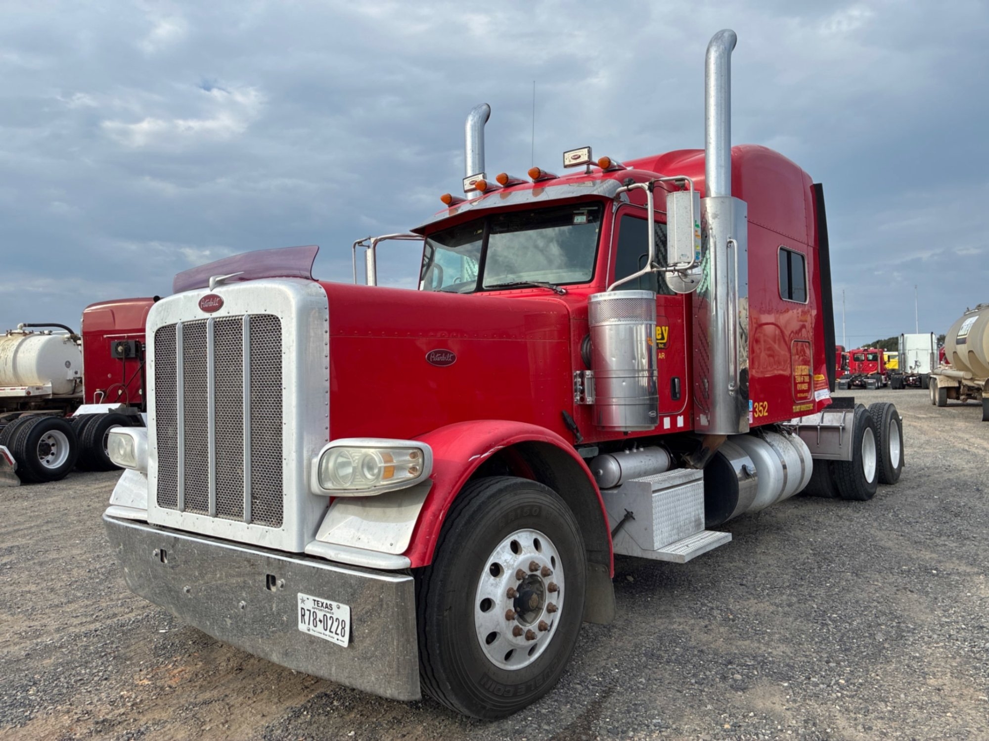 2013 PETERBILT 389 SLEEPER (A55745)