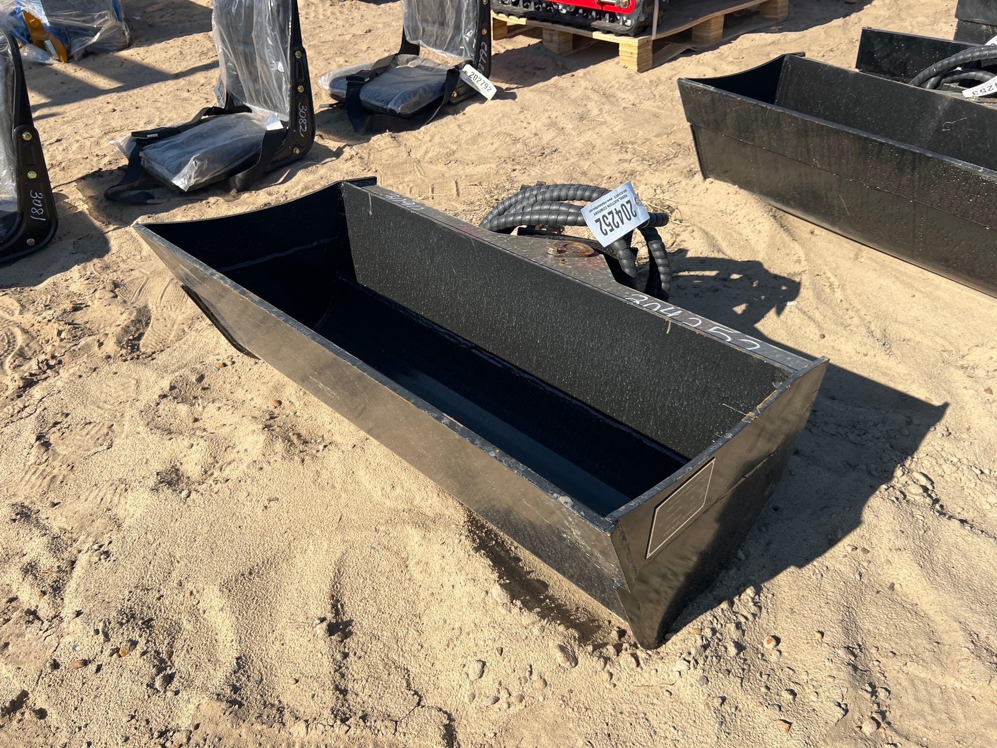 UNUSED FUTURE D3T 32" EXCAVATOR HYD TILT BUCKET (A57193)