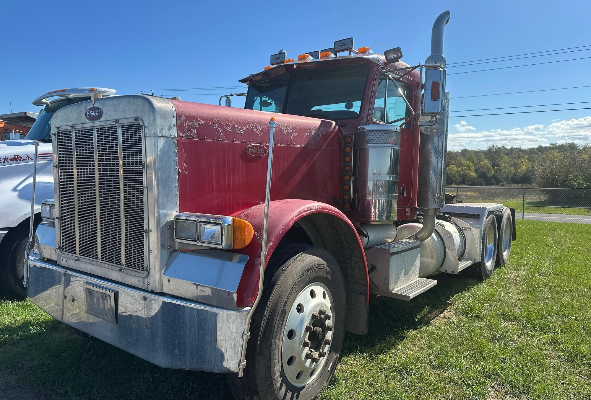 2002 Peterbilt 379 Tandem Axle Road Tractor (A47477)