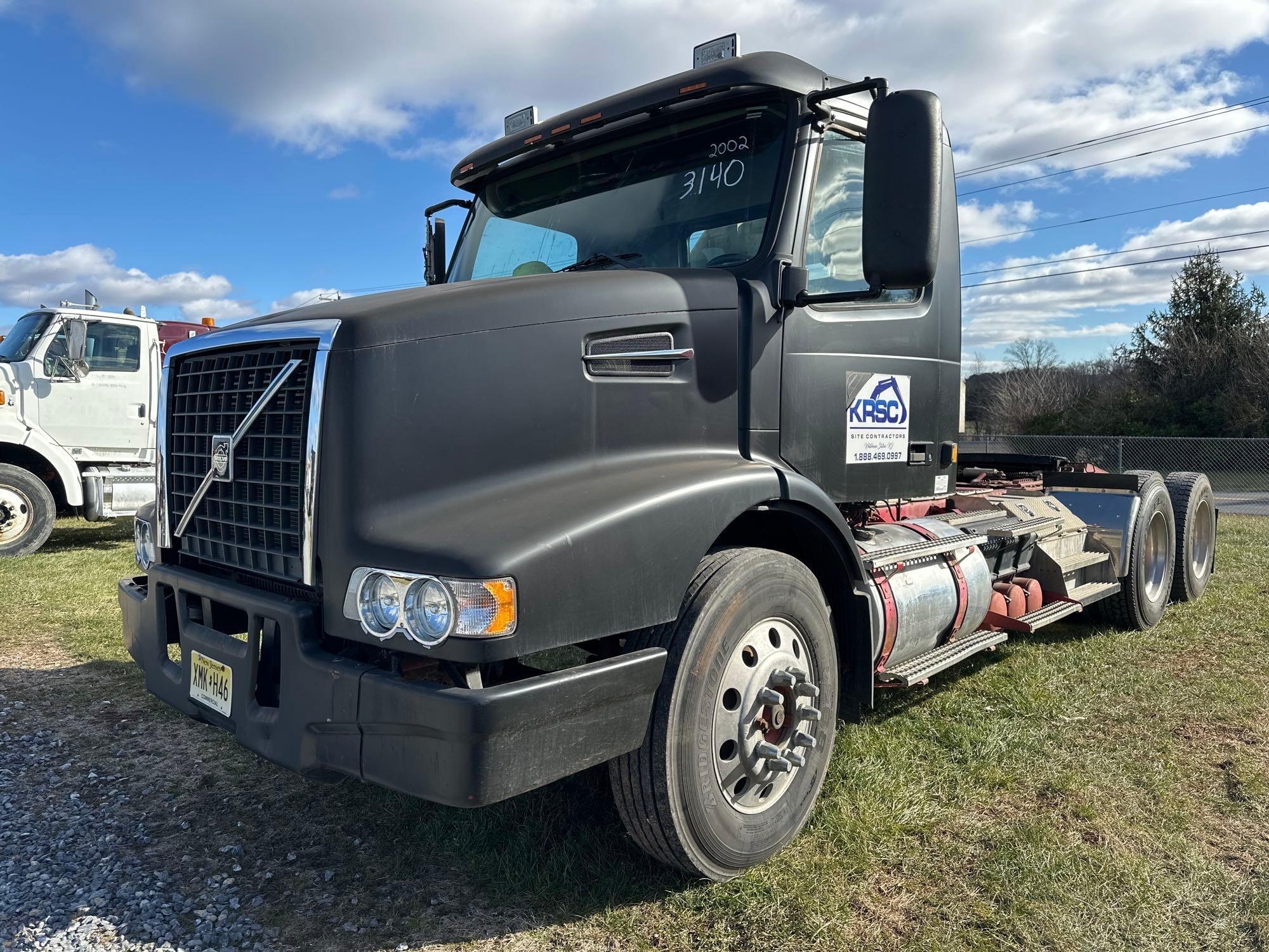 2002 Volvo Tandem Axle Road Tractor (A55272)
