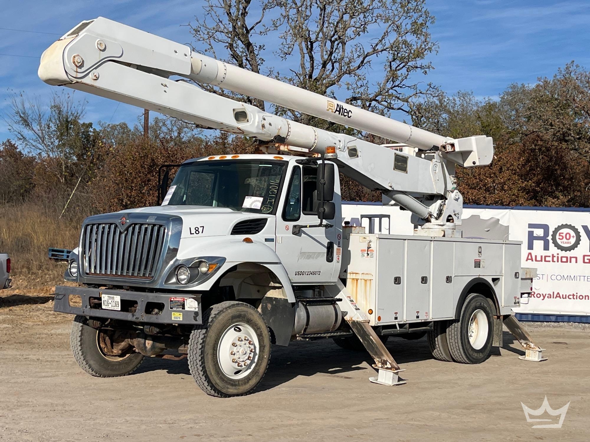 2013 International WorkStar 7300 AWD Altec AA755 55ft. Material Handling Bucket Truck (A55973)