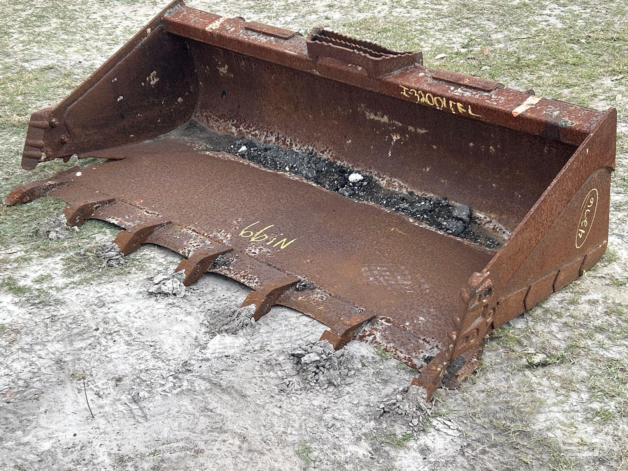 Takeuchi 14.9 Yard Skid Steer Bucket with Teeth (A59228)