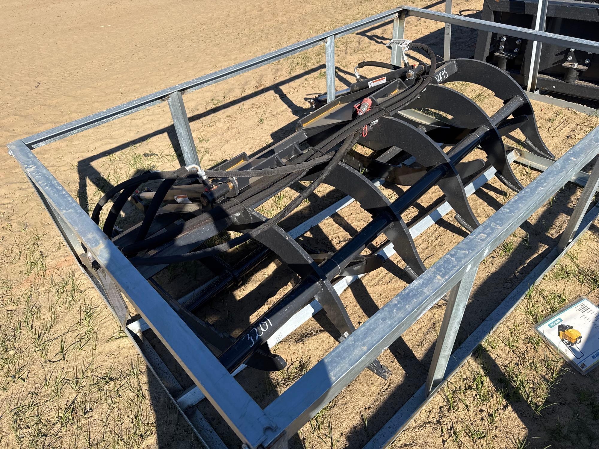 UNUSED WOLVERINE SBG-13 72W 83.2" SLIDING (A57193)