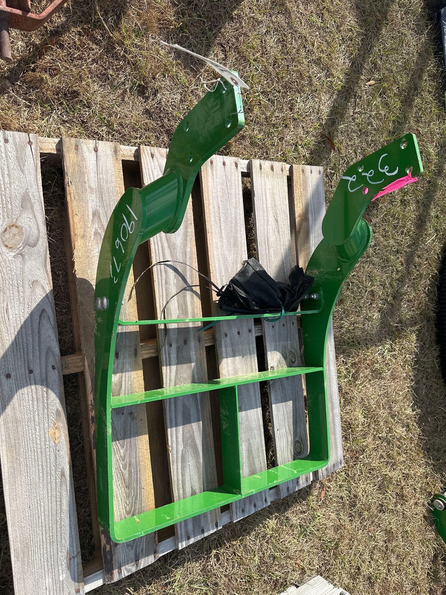 GRILL GUARD FOR JOHN DEERE 5000 SERIES TRACTOR (A52708)