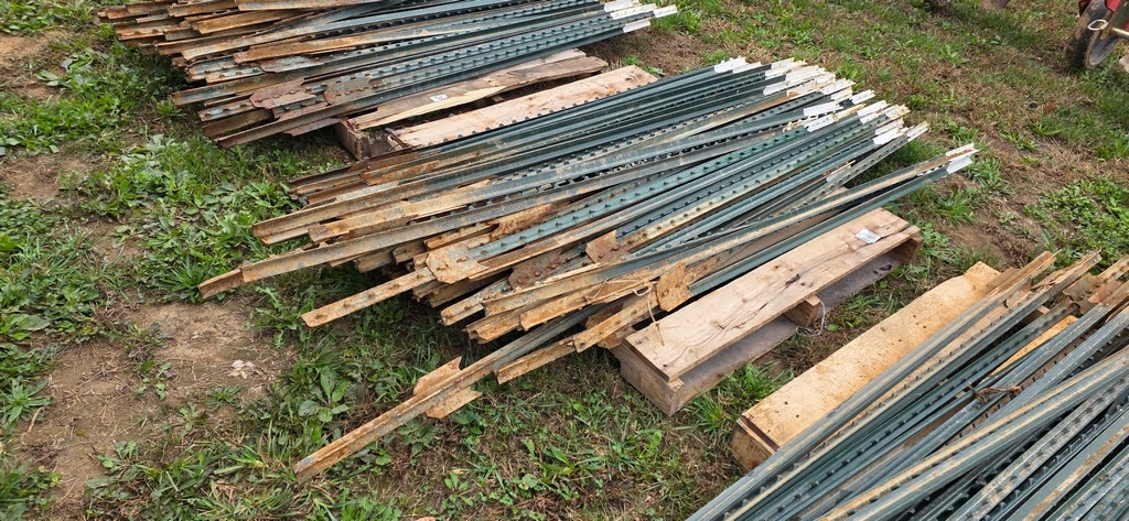 Skid Of Metal T Posts (A50775)