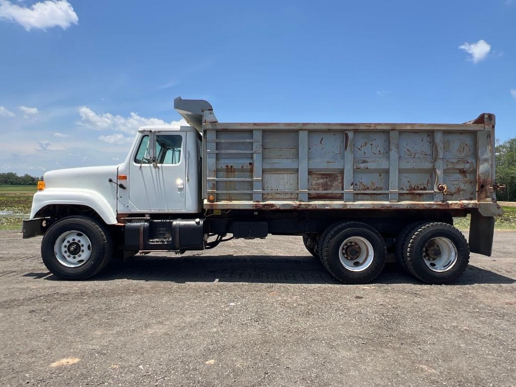 2001 INTERNATIONAL 2574 6X4 DUMP TRUCK (A51406)