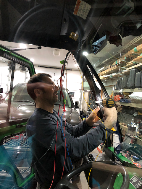 323 JD 2210 Curtis Cab Wire Runs.png
