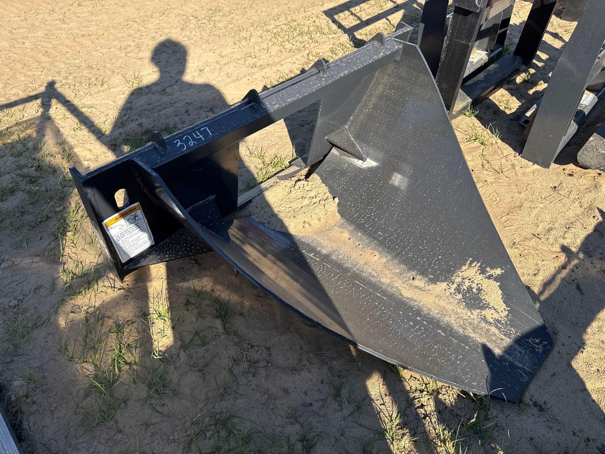 UNUSED WOLVERINE TD-13-36R 36-48" TREE DIGGER (A57193)