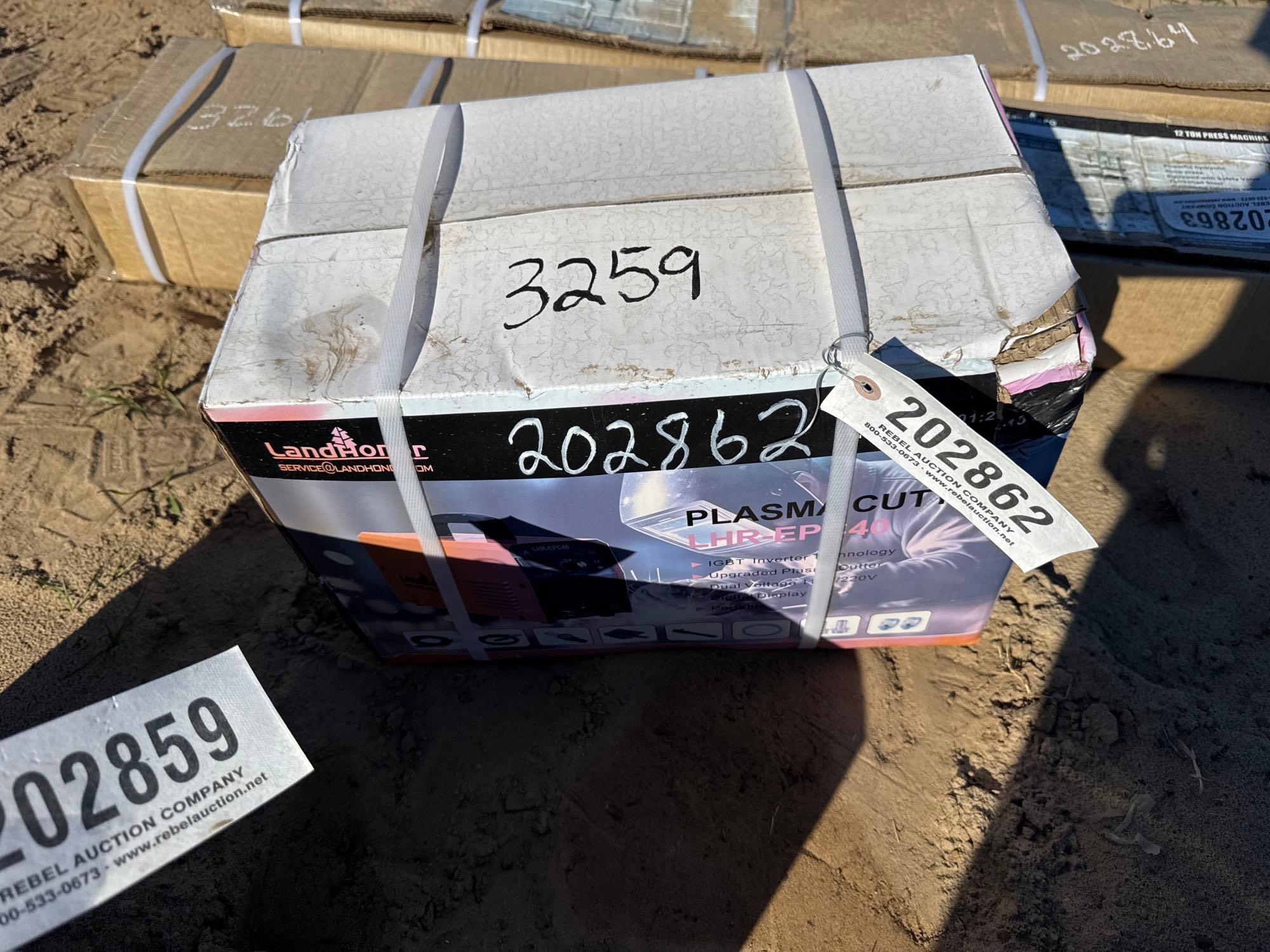 UNUSED LANDHONOR LHR-EPC40 PLASMA CUTTER (A57193)