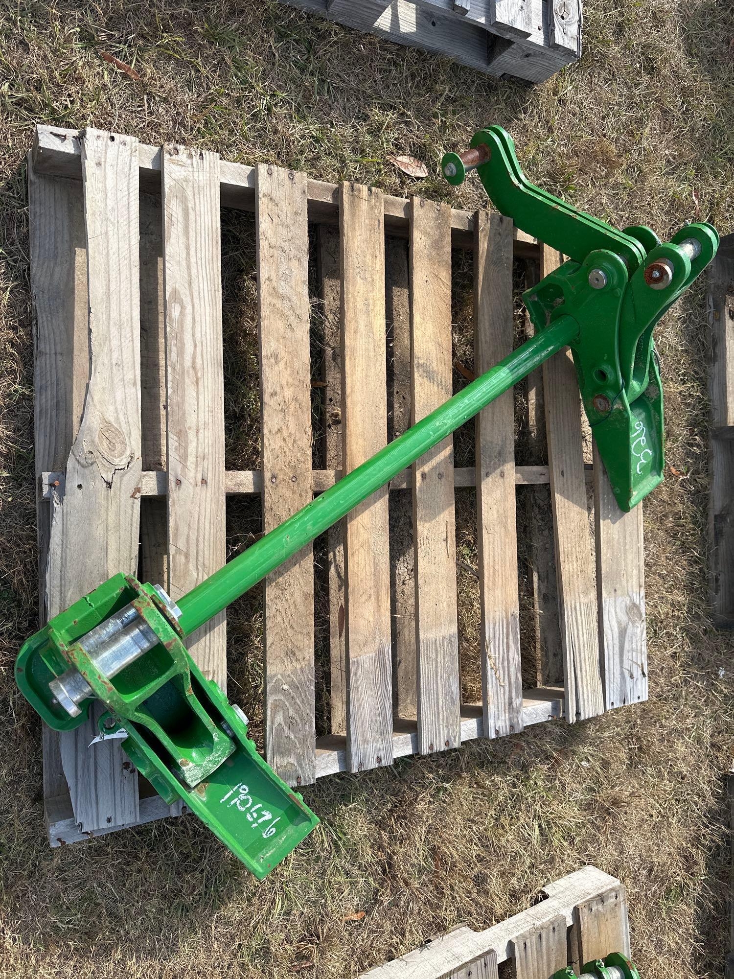 JOHN DEERE LOADER LINKAGE (A52708)