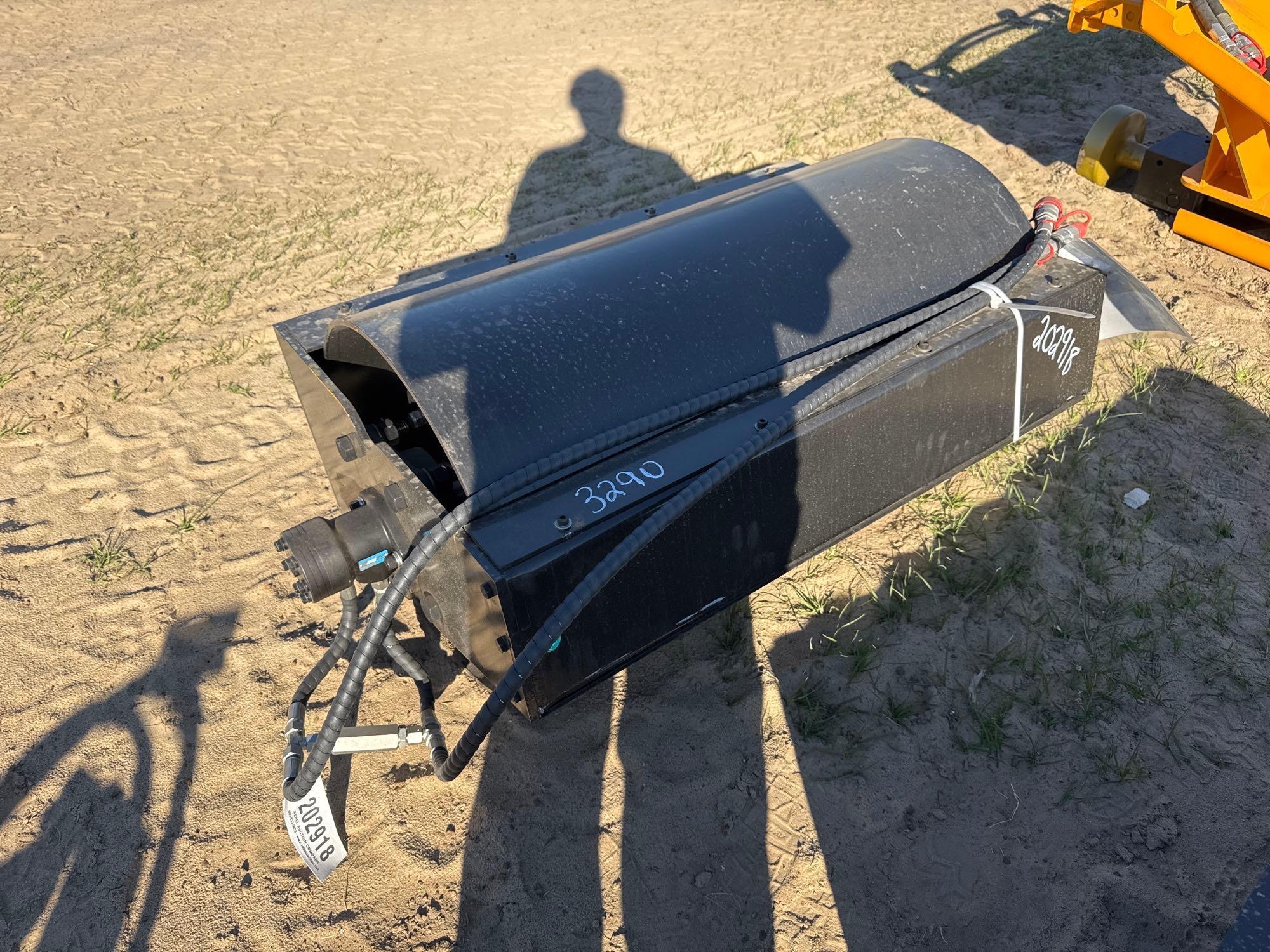 UNUSED FUTURE VR39 39" HYD VIBRATORY ROLLER (A57193)