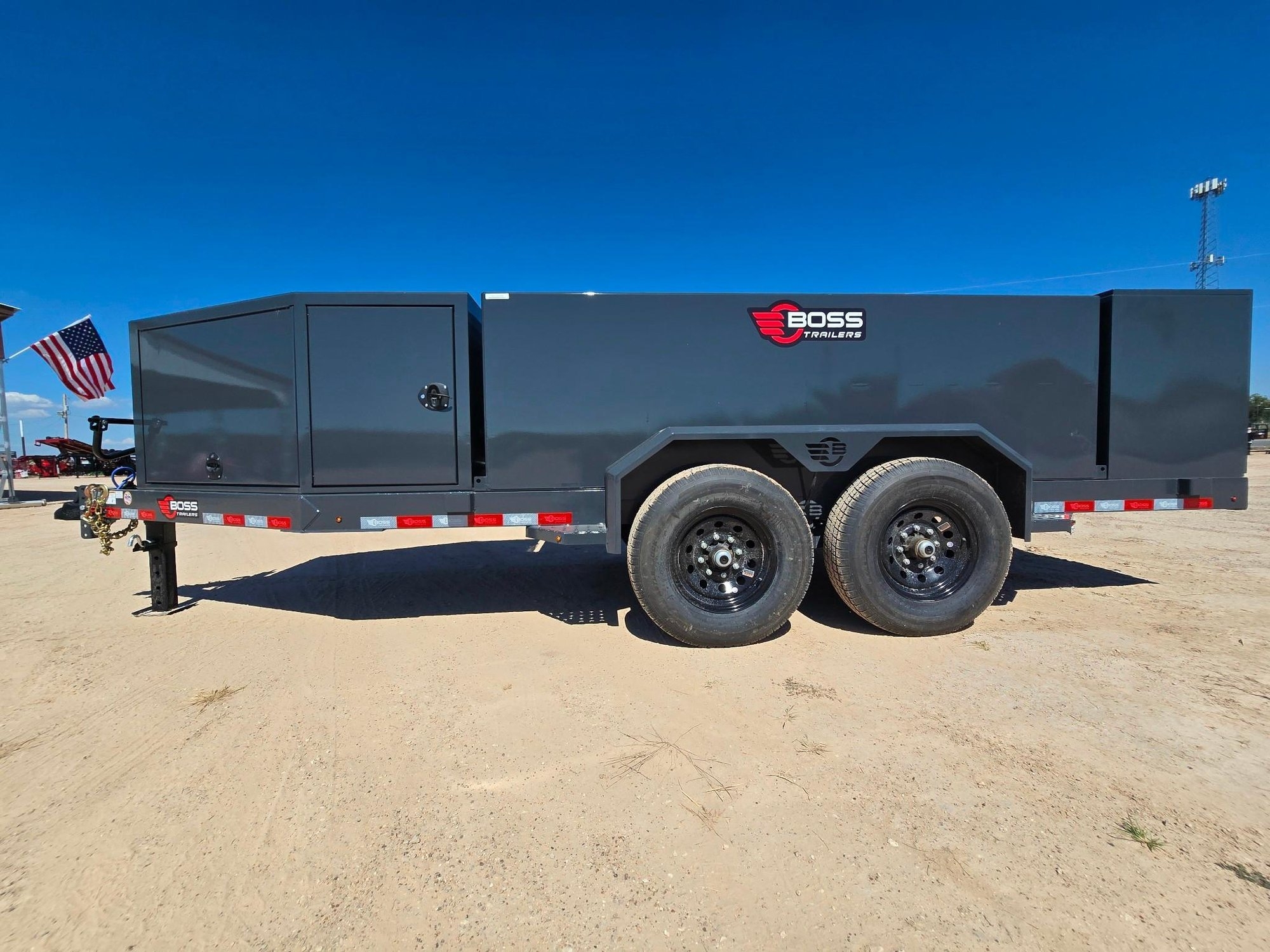 BOSS 990 Fuel Trailer - 990 Gallon Farm Diesel Tank, Field Refueling Solution (A55302)