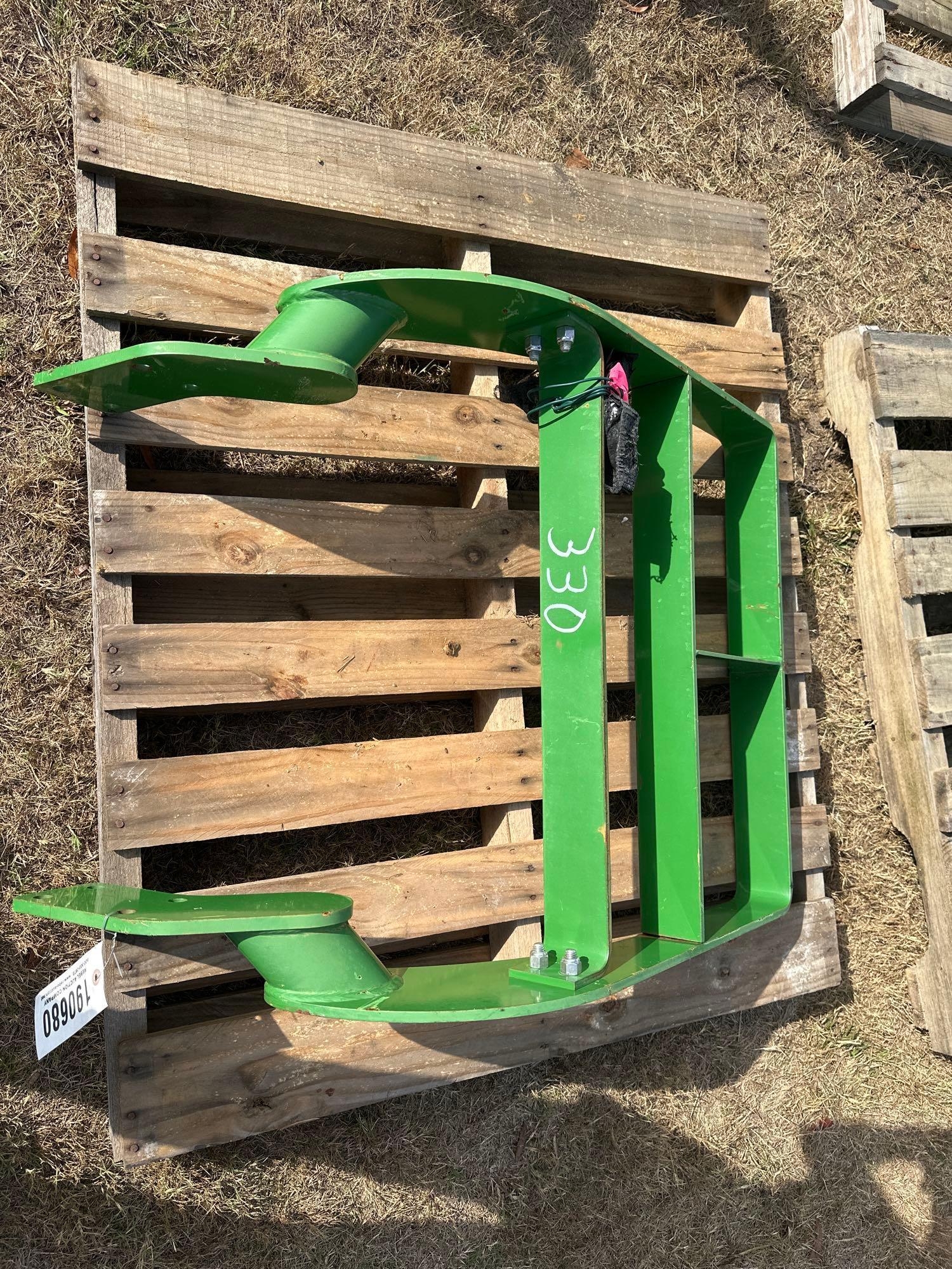 JOHN DEERE GRILL GUARD FOR 5000 SERIES TRACTOR (A52708)