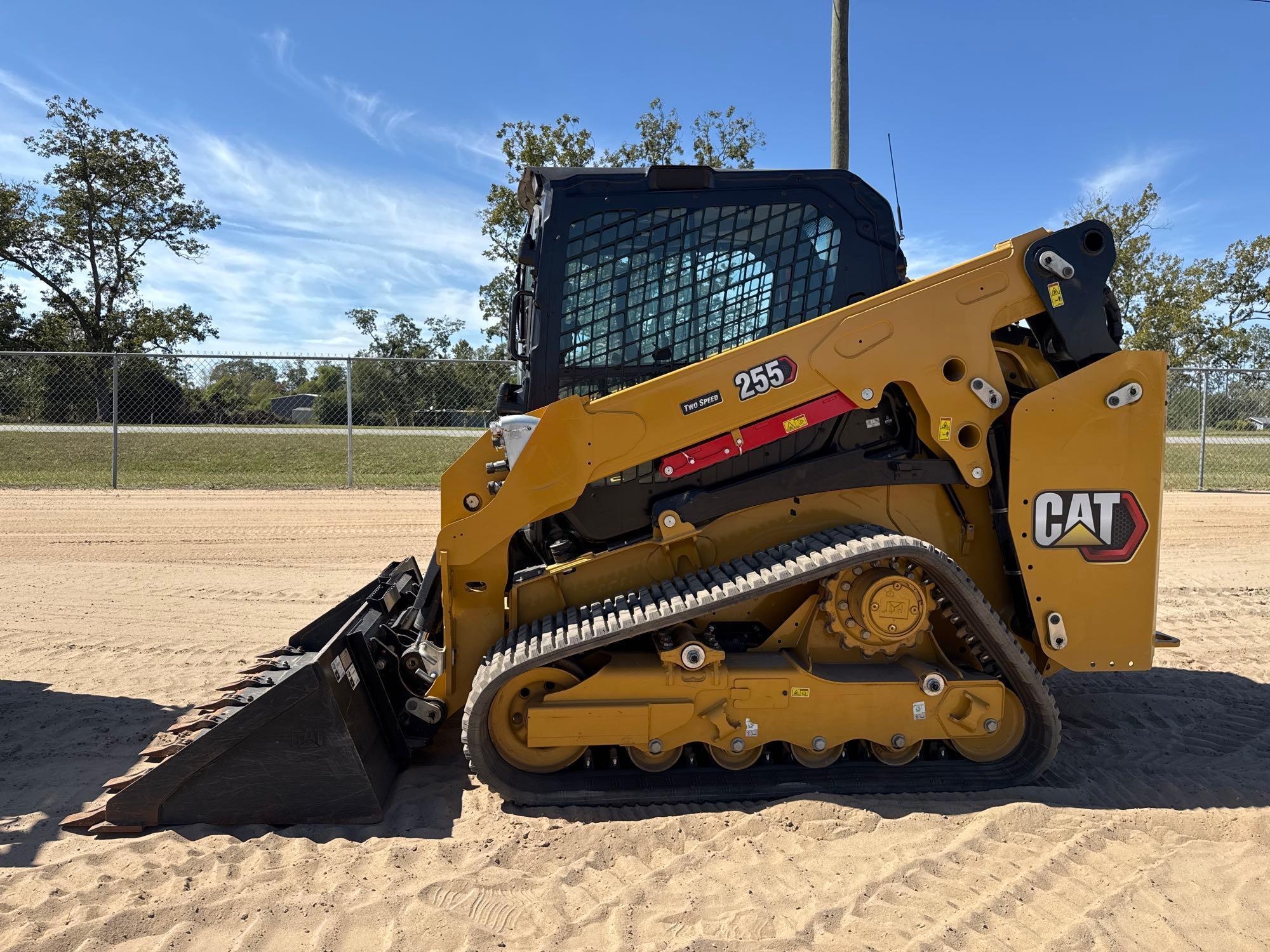 CATERPILLAR 255 SKID STEER (A52705)