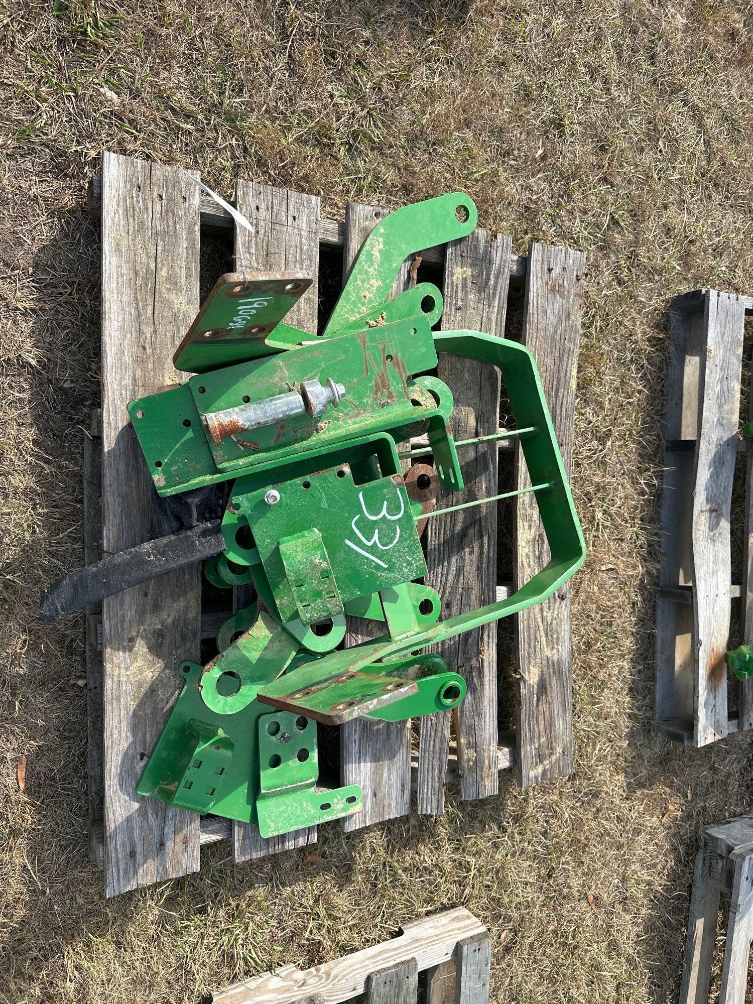 JOHN DEERE GRILL GUARD & MISC PARTS (A52708)