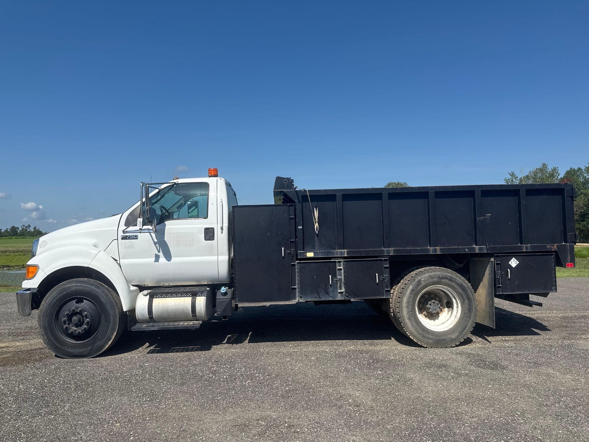 2015 FORD-750 XL SUPER DUTY DUMP TRUCK (A51406)