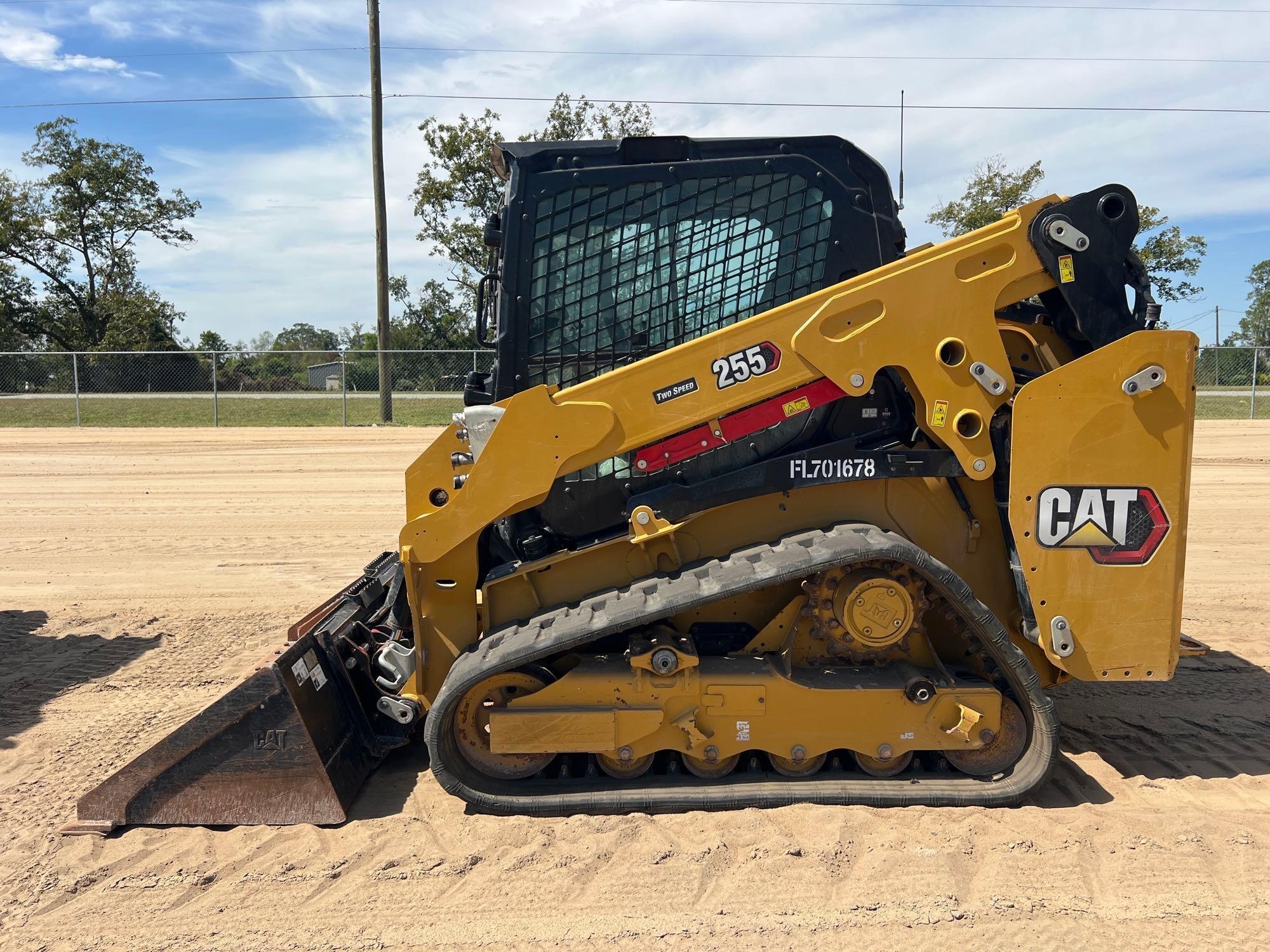 CATERPILLAR 255 SKID STEER (A52705)