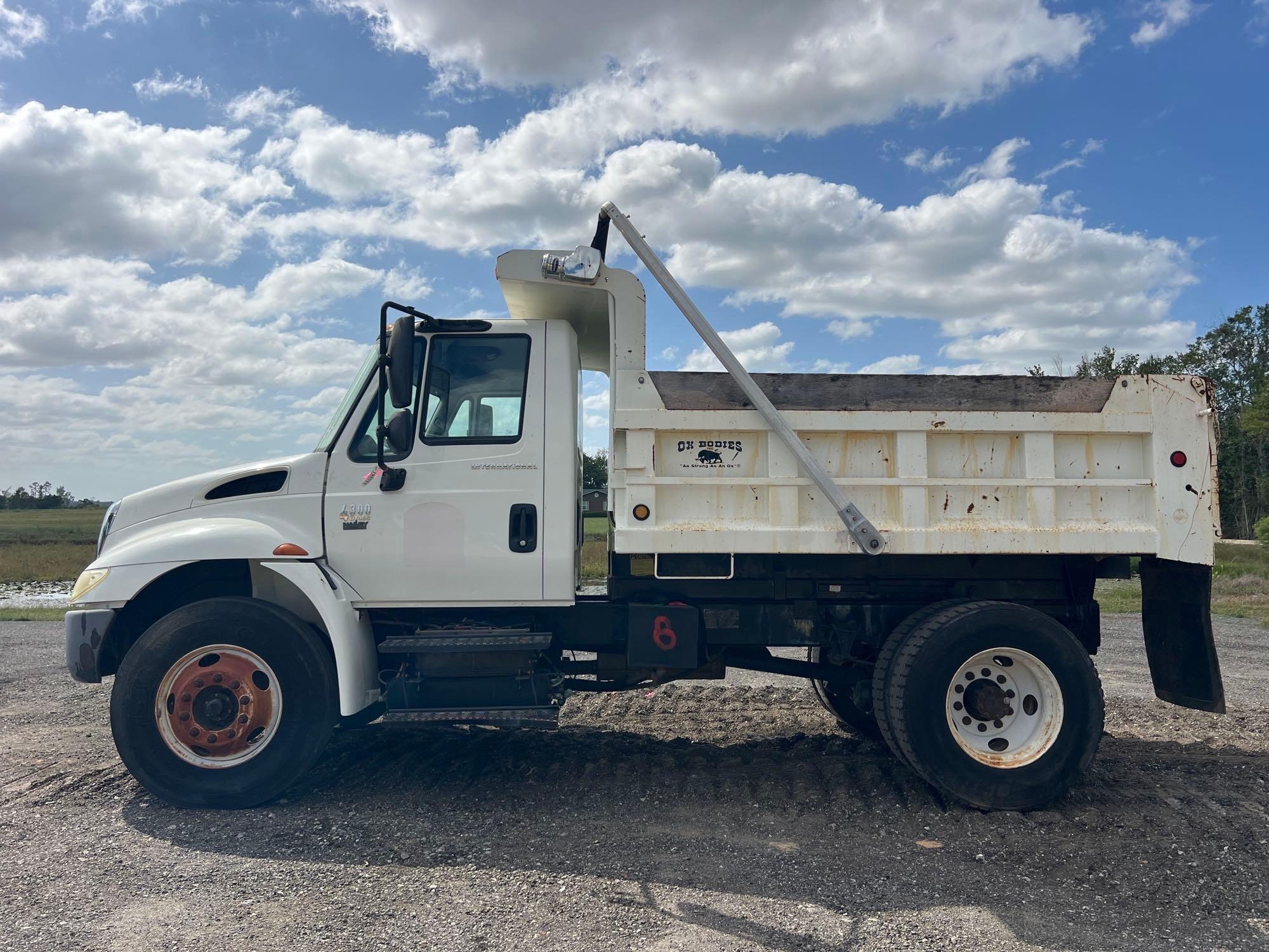 2007 INTERNATIONAL 4300 SBA 4X2 DUMP TRUCK (A51406)