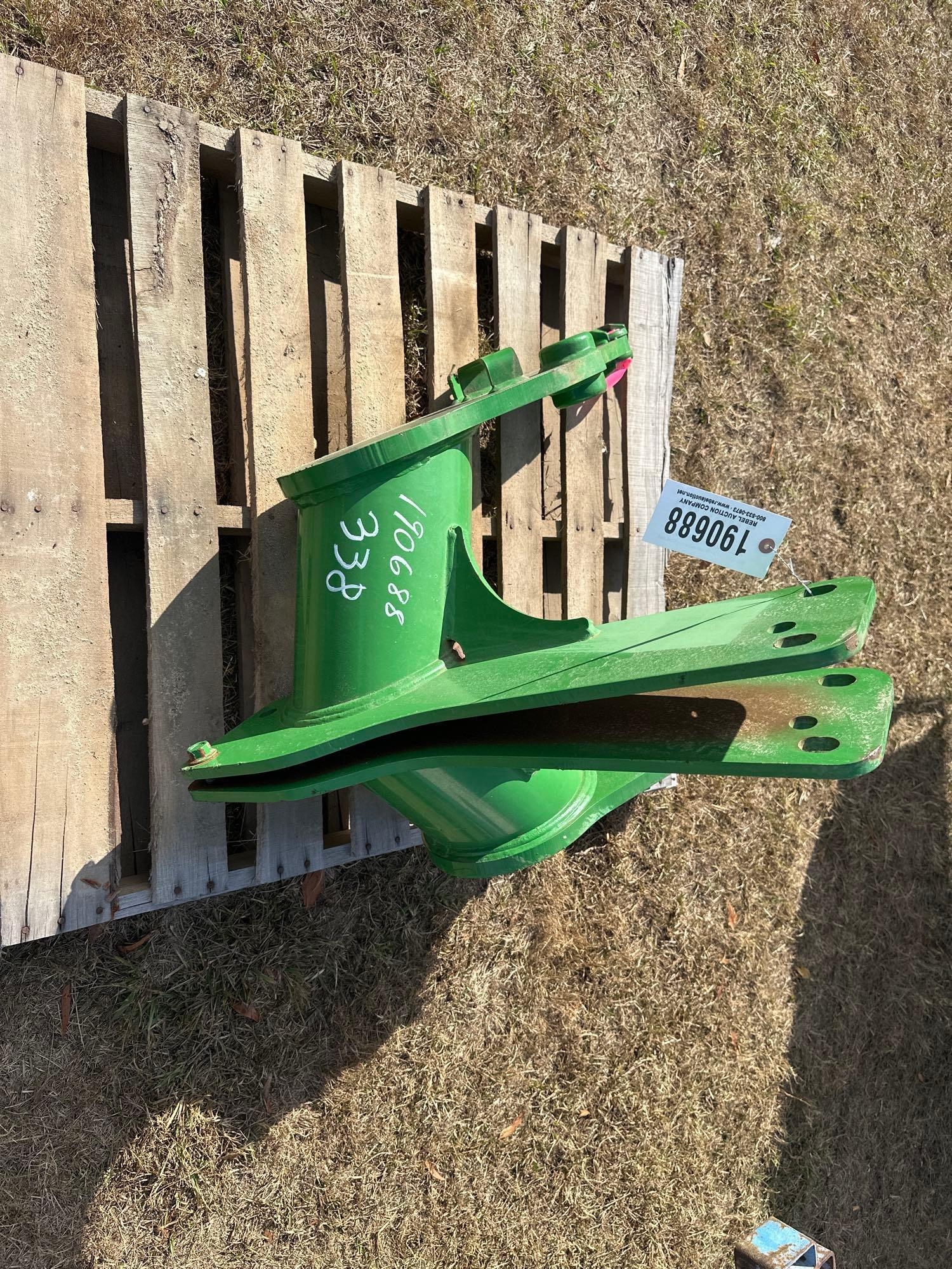 JOHN DEERE LOADER BRACKETS FOR 5000 SERIES TRACTOR (A52708)