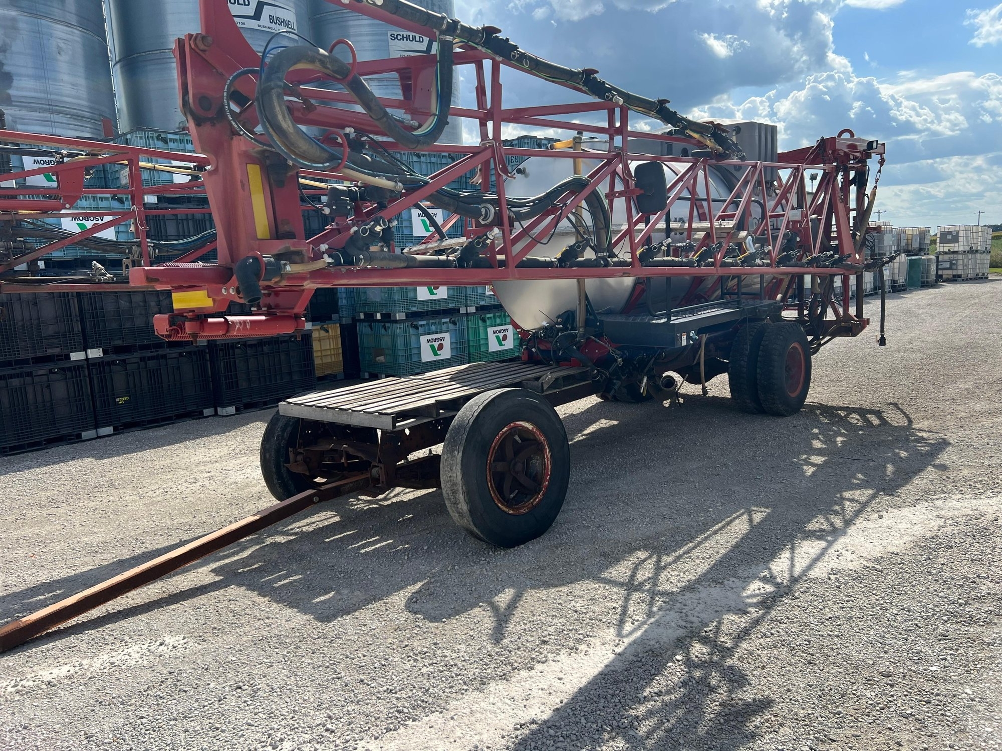 CASE 610 Sprayer System 2000 Gallons (A61307)